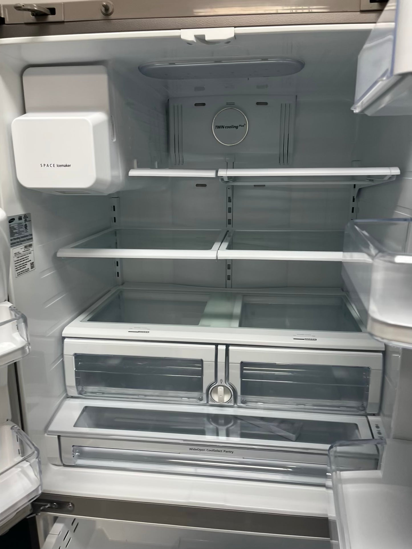 - Samsung French door Refrigerator stainless steel w/ ice water dispenser 36" #RF639CL
