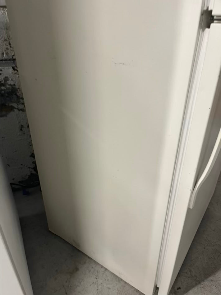 - whirlpool top freezer refrigerator off white used refurbished 33’ #RF901TB