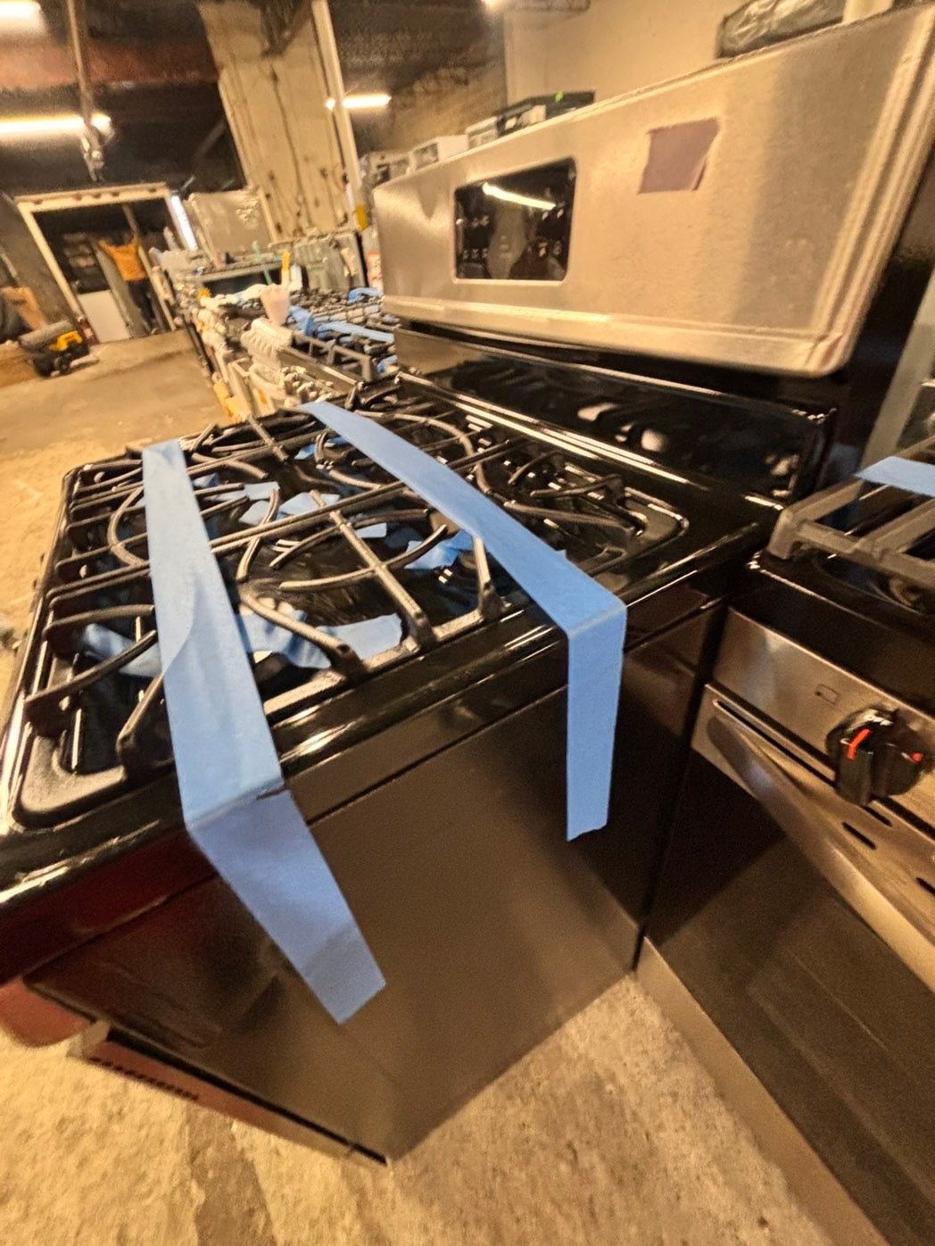 >frigidaire stainless steel Gas range 5 burner bake broil self clean in used-Refurbished 30” #GF44WB