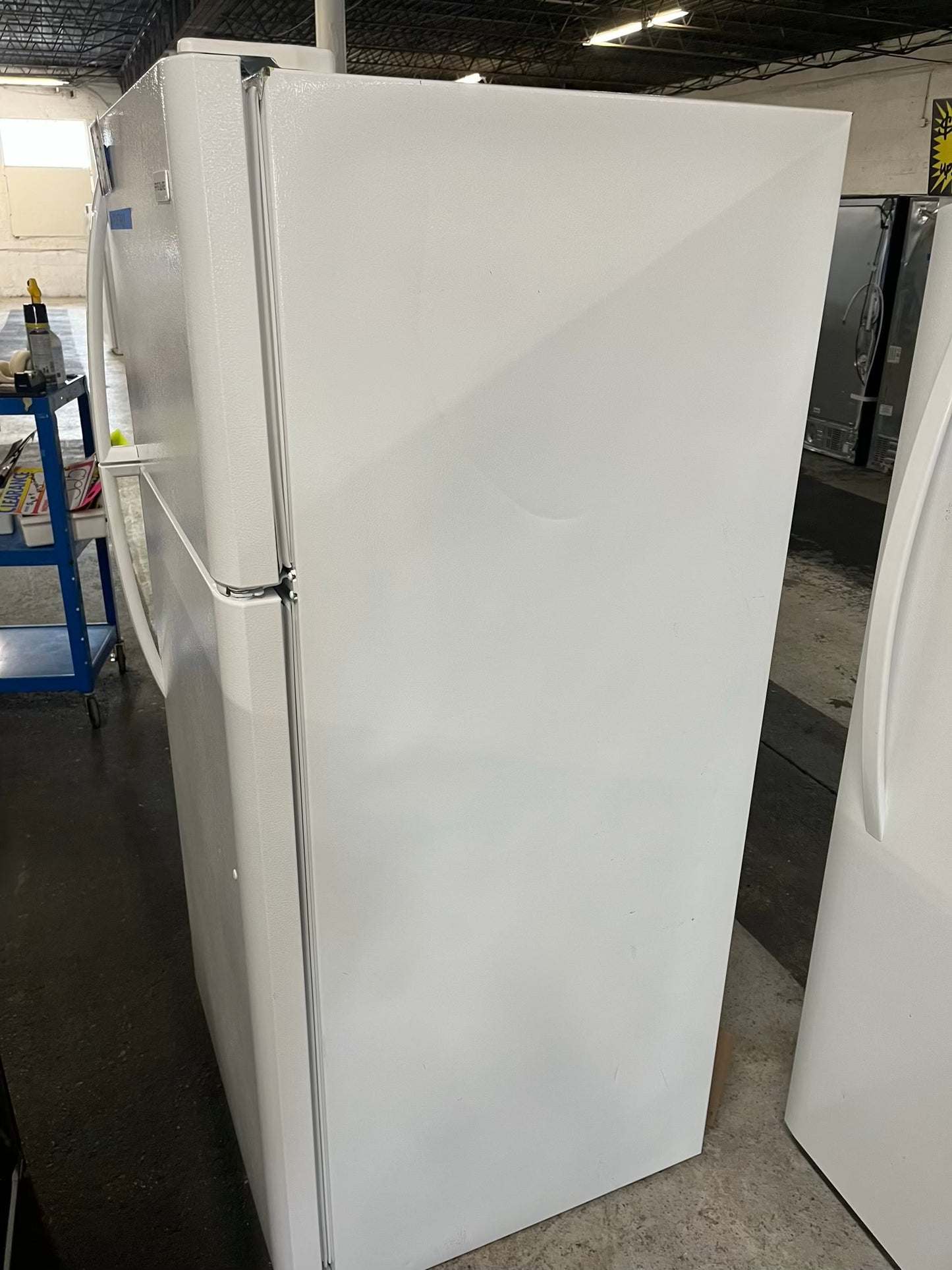 - Frigidaire top freezer refrigerator in white used Refurbished 30" ITEM #RF245AAB