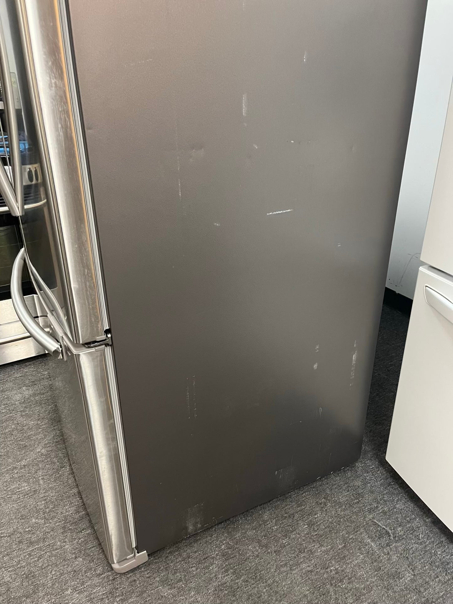 - Samsung French door Refrigerator stainless steel w/ ice water dispenser 36" #RF639CL