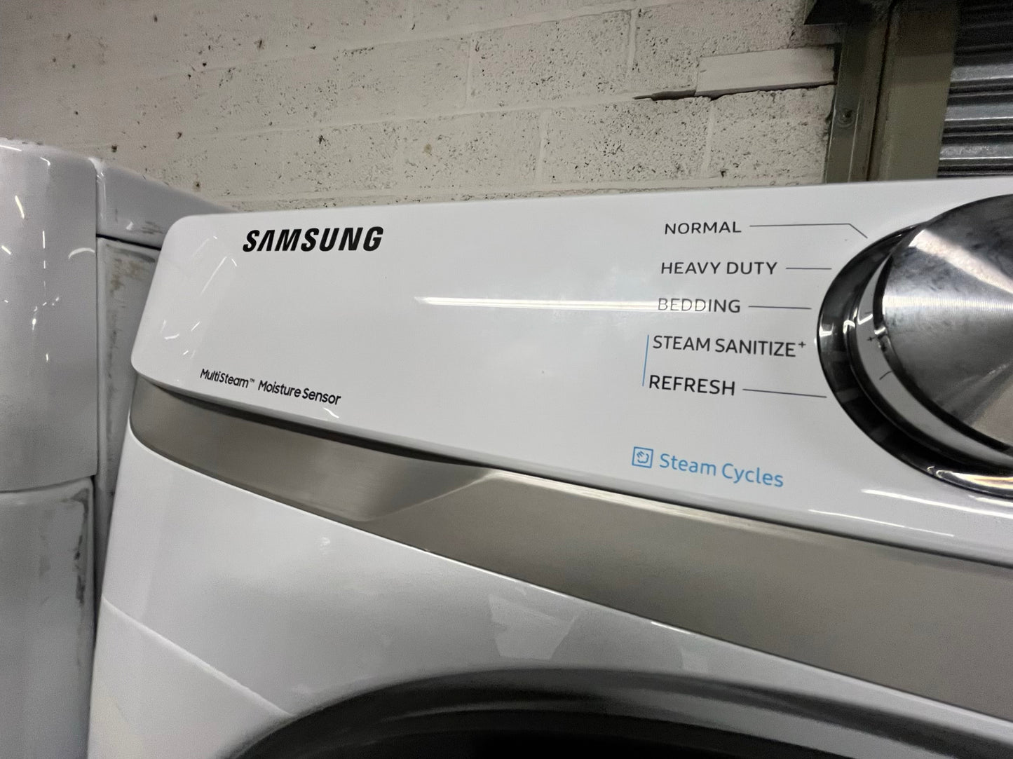Samsung washer 4.5 cu ft & dryer 7.5 cu ft set electric 220v front load stackable or side by side -sensor dry He in white #WD810VB
