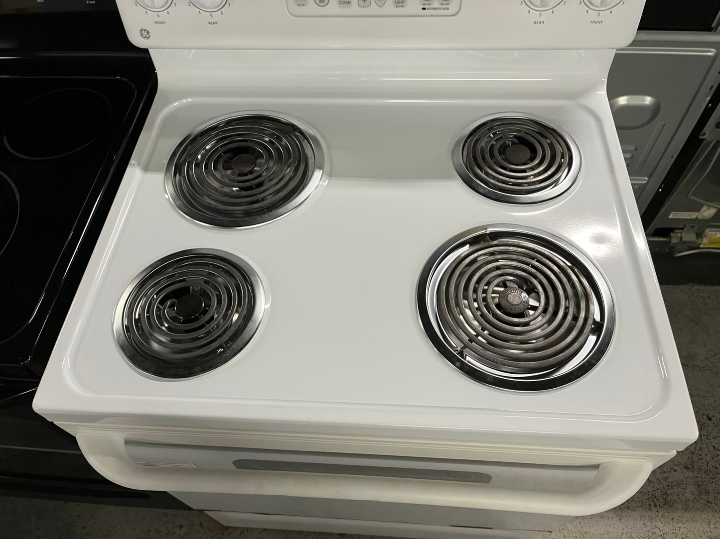 GE electric coil range 220v 4 burner bake broil hi/lo self clean in white 30" #ER536CB