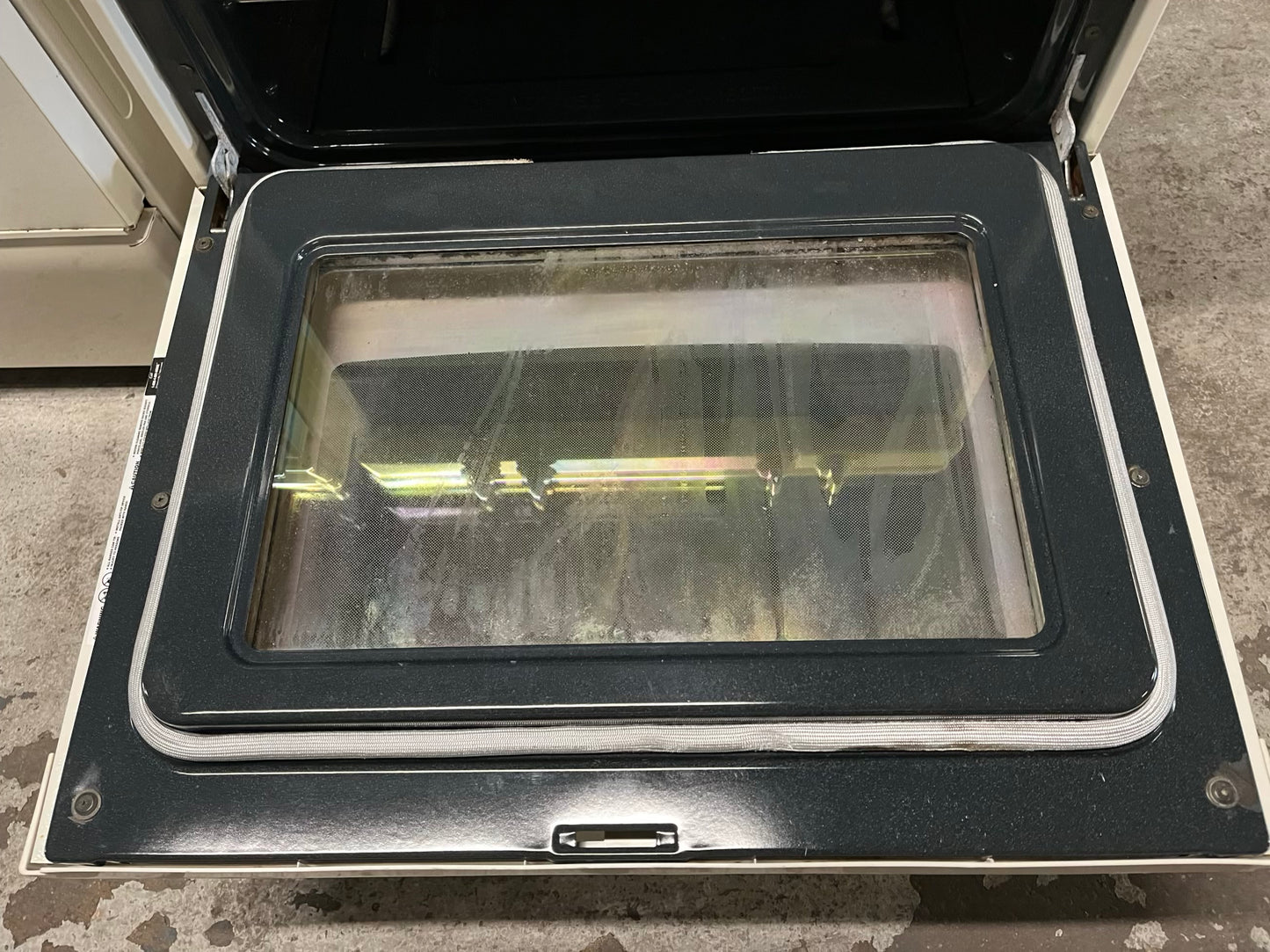 - kenmore Gas range 4 burner bake broil in off white Refurbished 30" #GR234NB