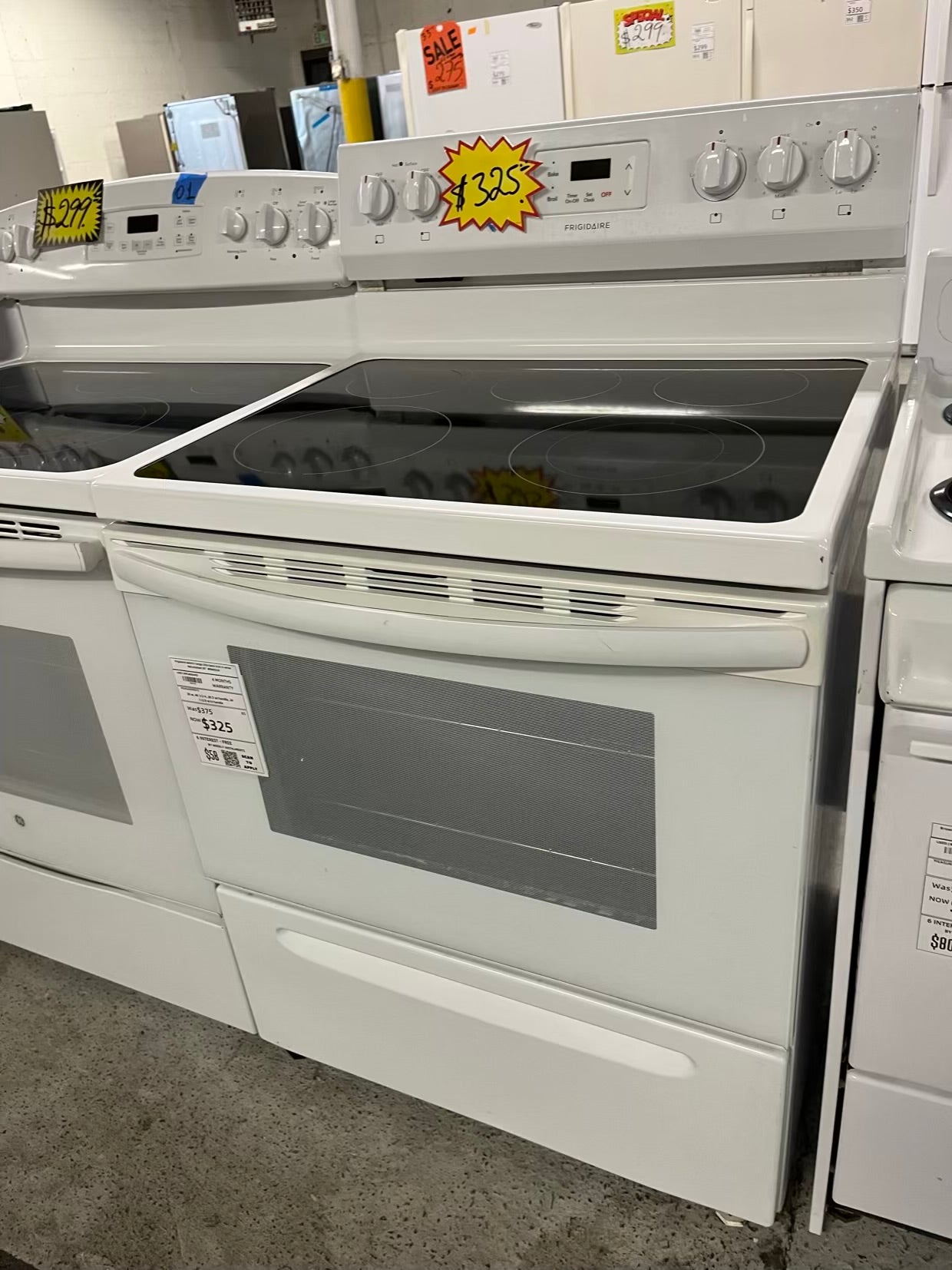 Frigidaire electric range 220v bake broil in white Refurbished 30" #ER402UB