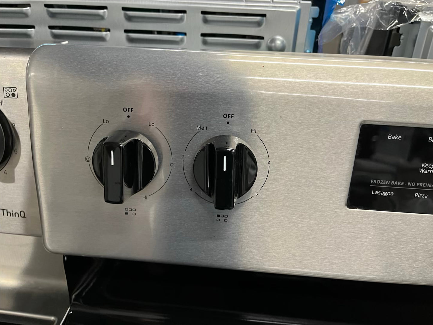 Whirlpool electric 220v range 5 burner warm zone bake broil steam clean stanless steel 30" #ER519JB-TR