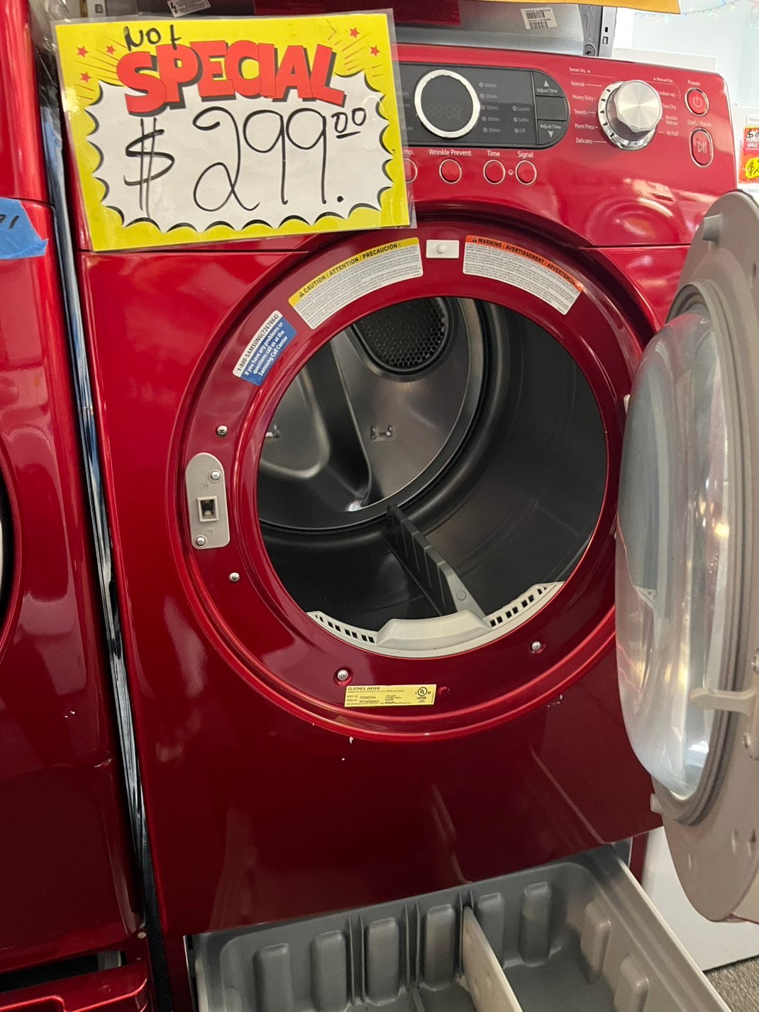 Samsung front load electric dryer  220v w pedestal Red #SAD72L