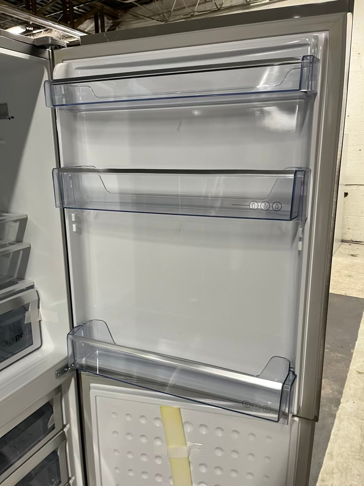 Open Box Beko bottom freezer refrigerator stainless steel w/ ice maker 29" #RF495TB