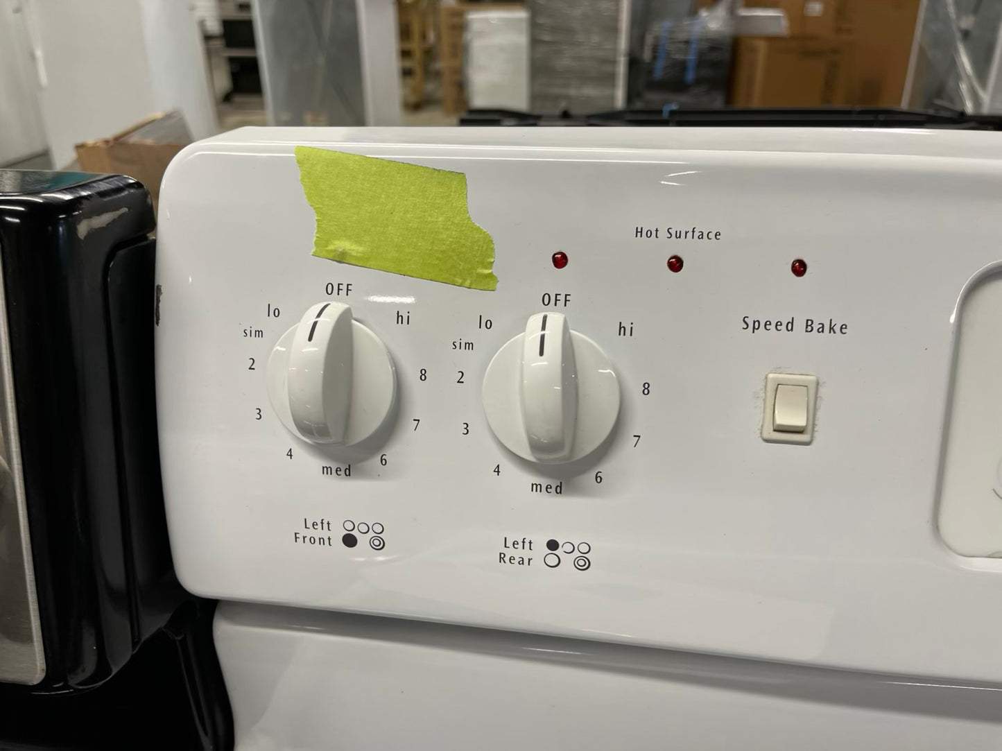 Frigidaire electric 220v range 5 burner warmer zone bake broil speed clean In black & white 30" #ER516CB