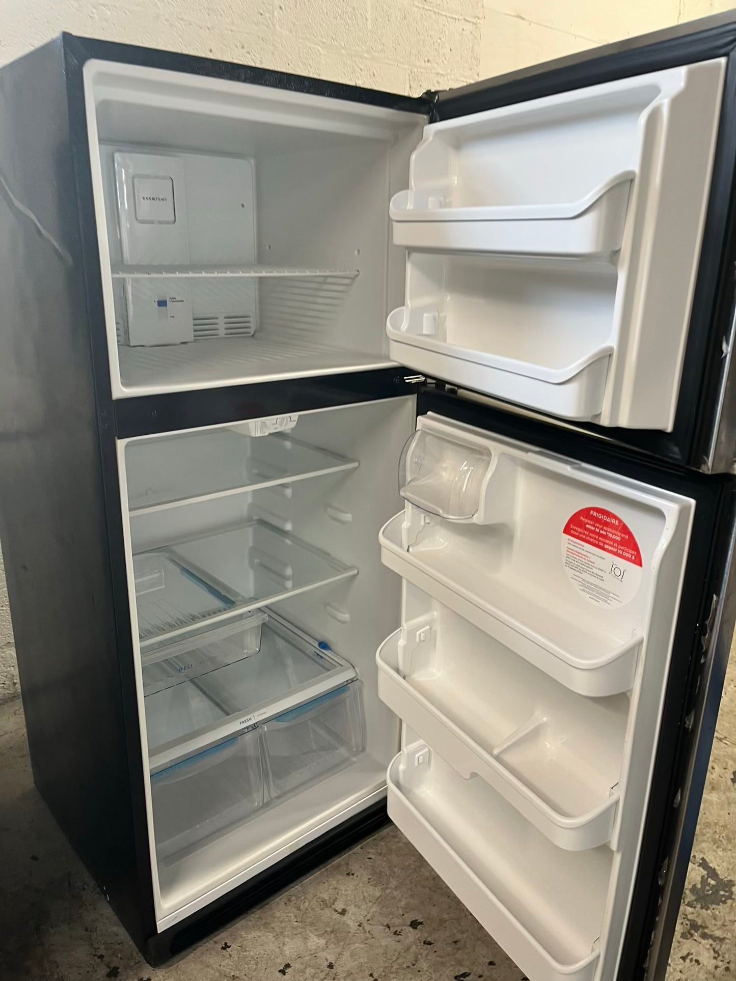 - FRIGIDAIRE TOP FREEZER REFRIGERATOR | 30" | #RF660KB USED REFURBISHED