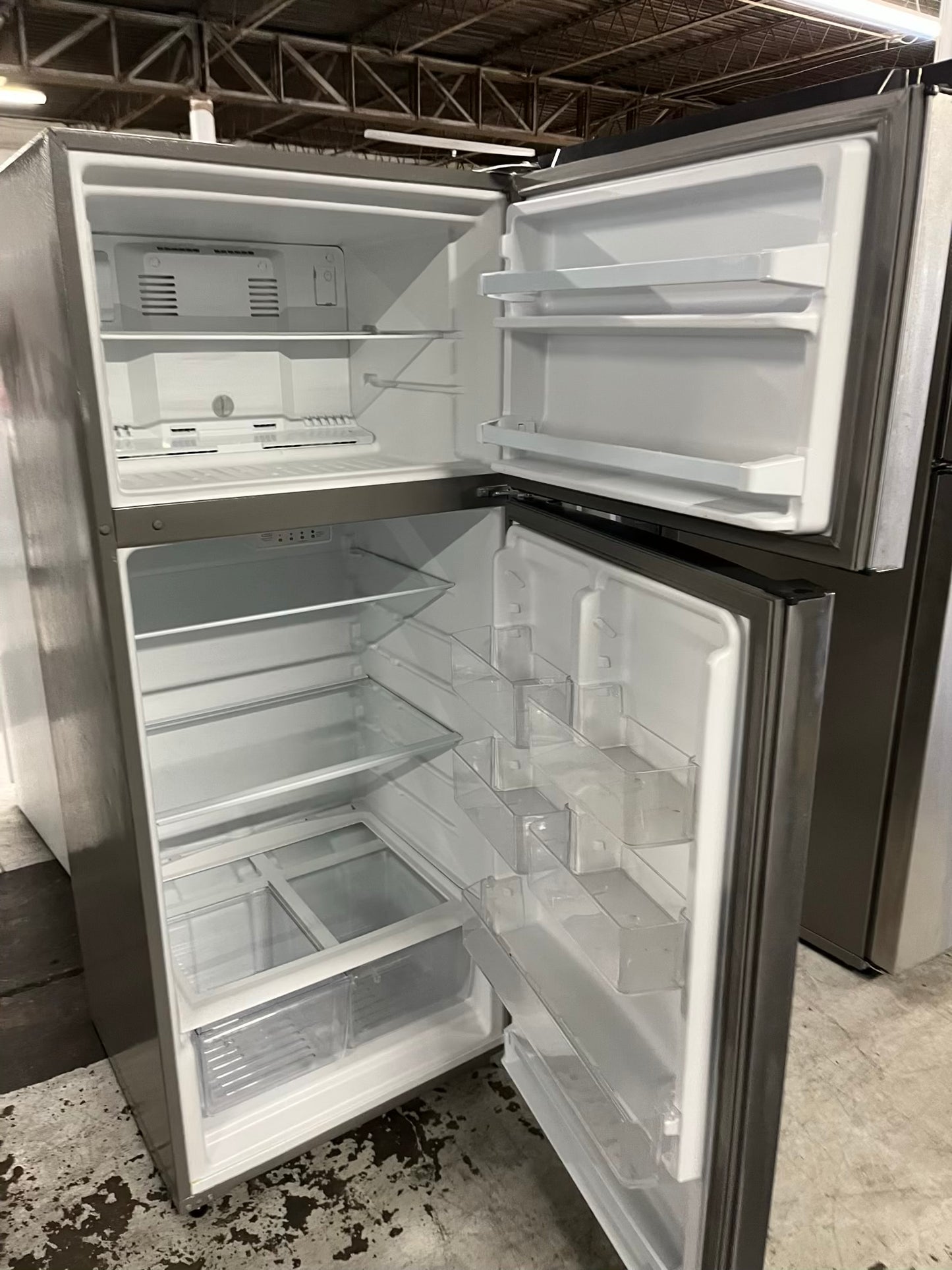 - Whirlpool top freezer refrigerator stainless steel 28" counter depth #RF773FB