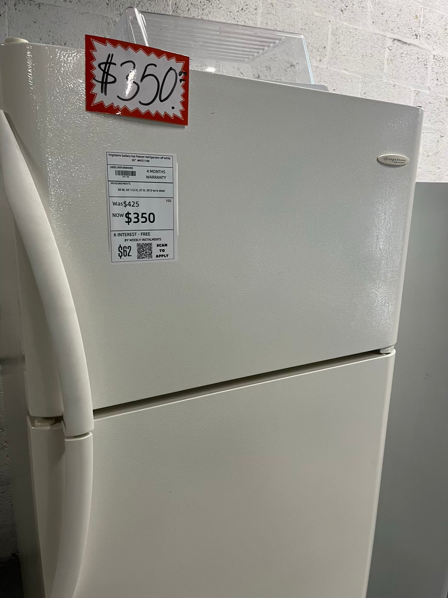 - Hotpoint top freezer refrigerator in white no ice maker 30" #RF903SB