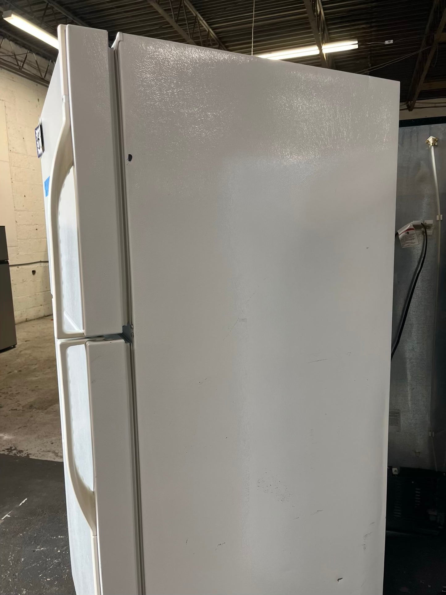 - Kenmore top freezer refrigerator in white used refurbished 30’ #RF334TAB