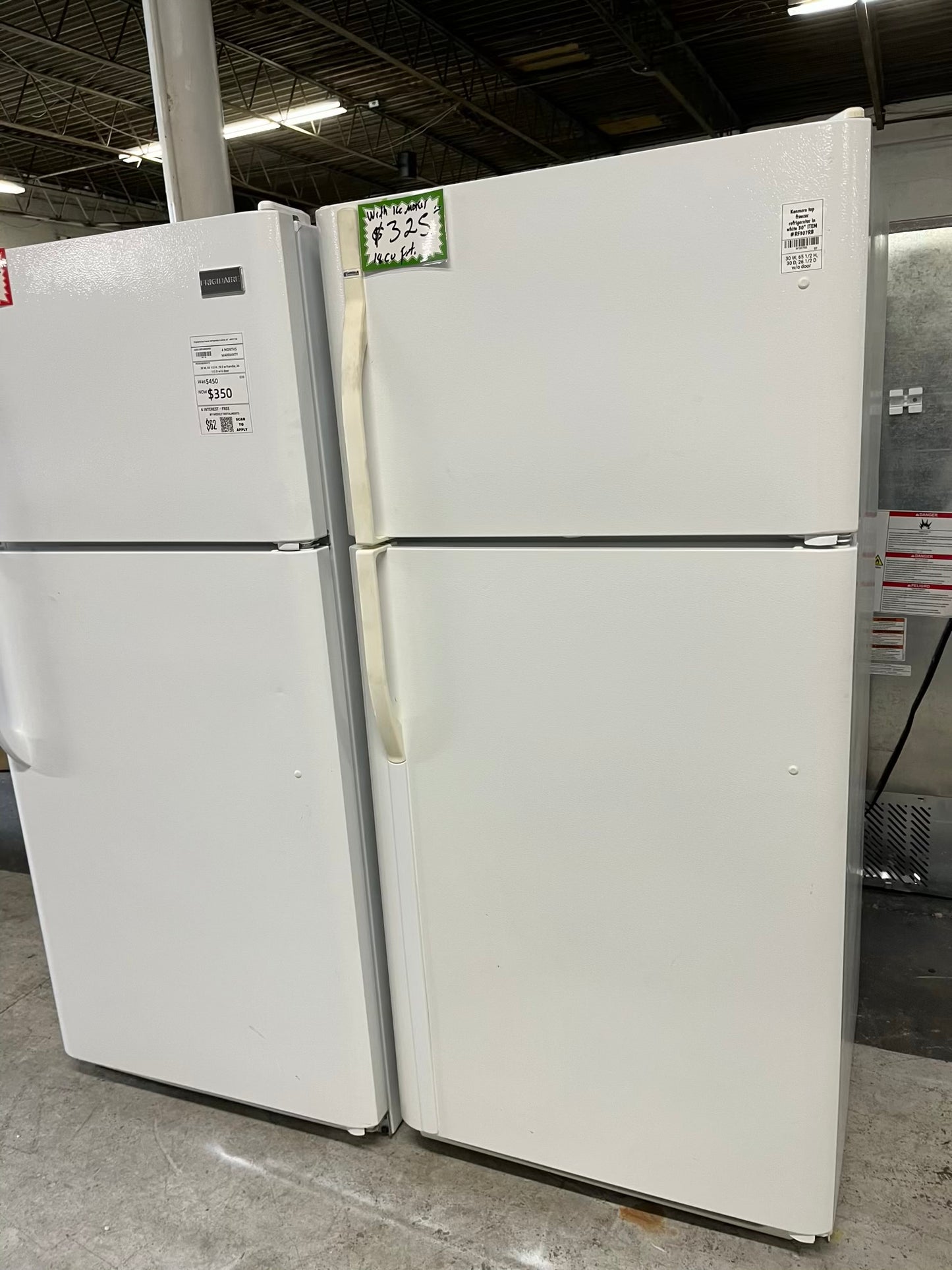- Kenmore top freezer refrigerator in white 30" ITEM #RF307RB