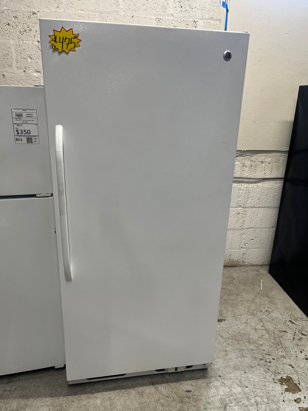 Ge 20 cu.ft up-right freezer white 32" #RF9001B-TR Refurbished