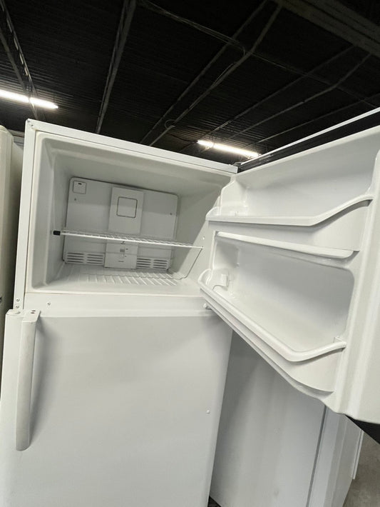 -Frigidaire 30” top freezer refrigerator in white used refurbished 30’ #RF21CU98B