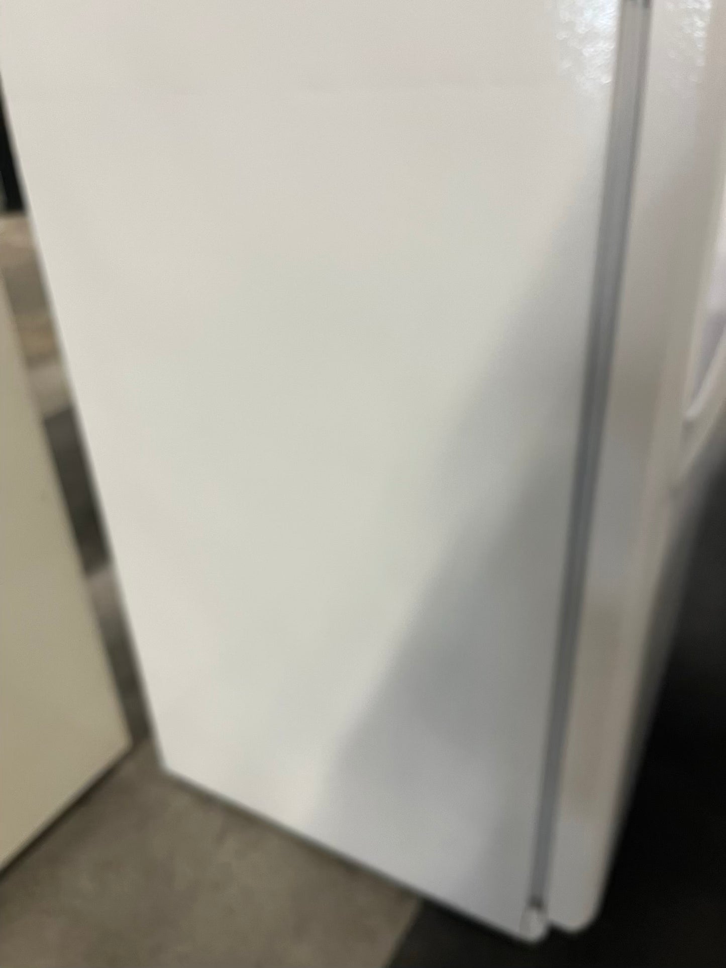 - Frigidaire top freezer refrigerator in white used Refurbished 30" ITEM #RF245AAB