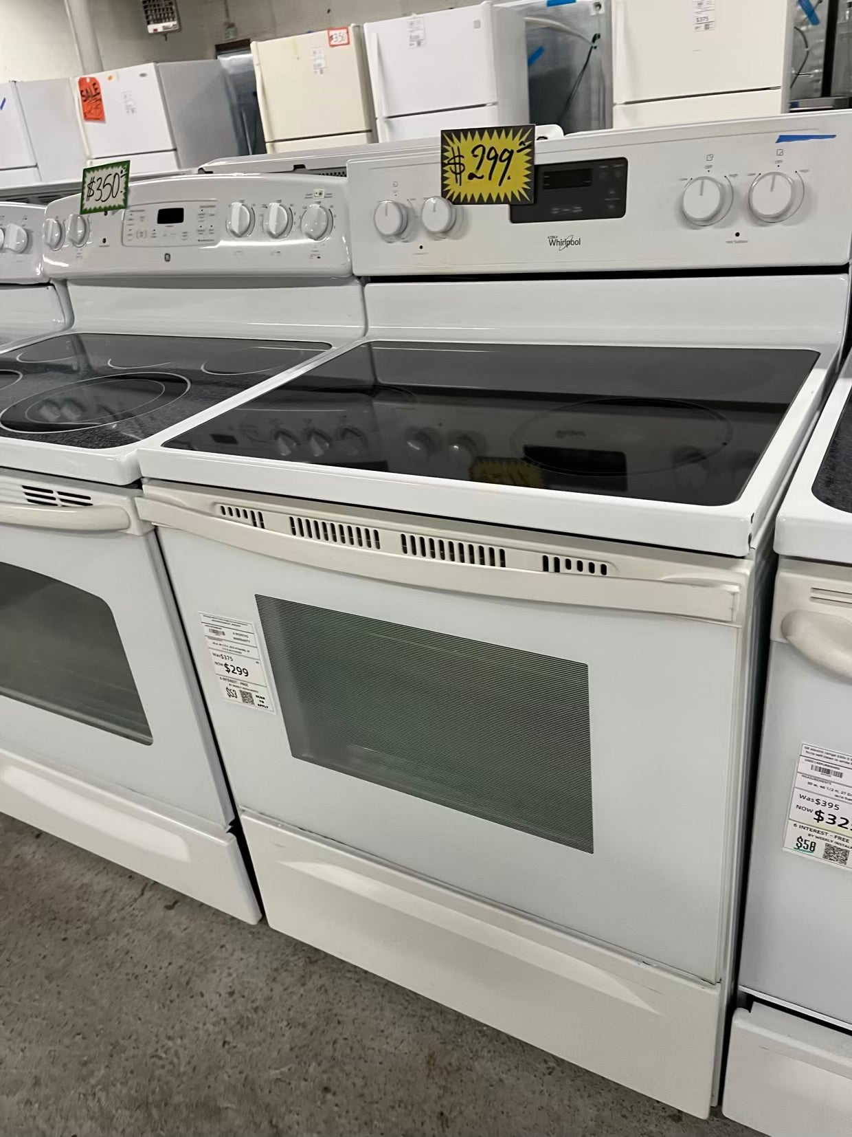 Whirlpool electric 220v range 4 burner bake broil in white Refurbished 30" #ER939HB