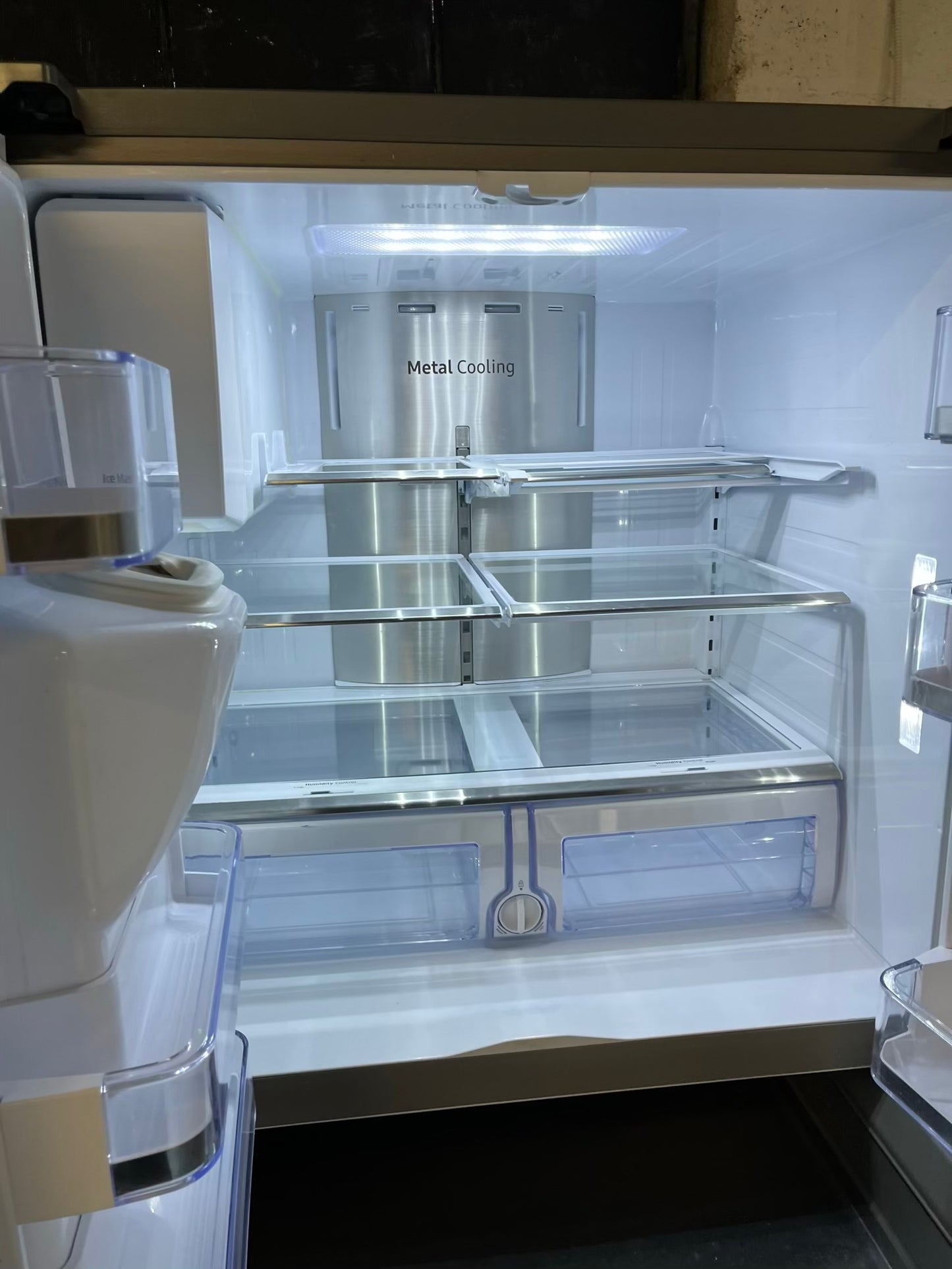 - Samsung four door refrigerator family hub stainless steel w/ice and water dispenser used-refurbished 30” #RF134XB