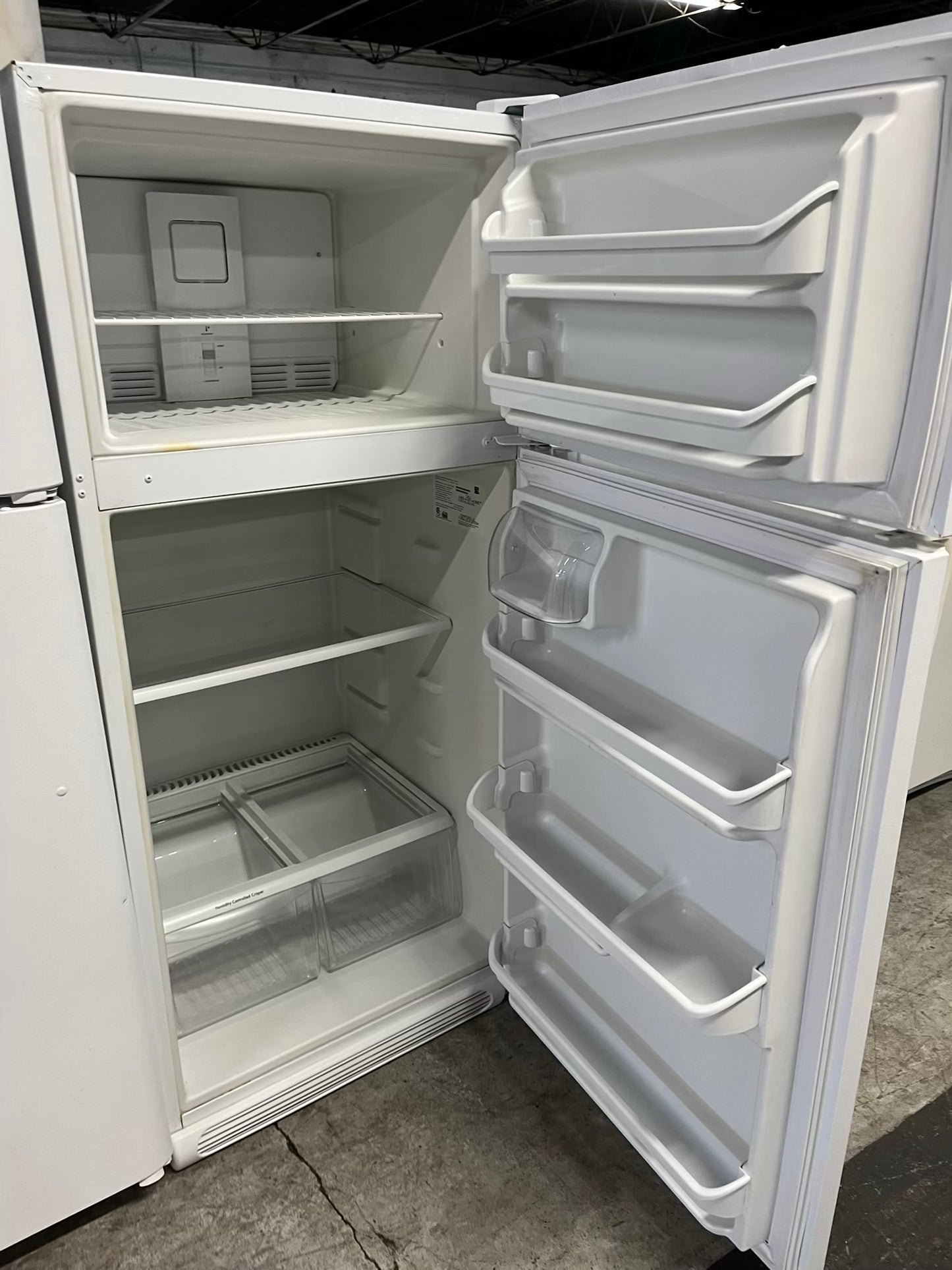 - Kenmore Top freezer refrigerator in white 30" #RF896DB