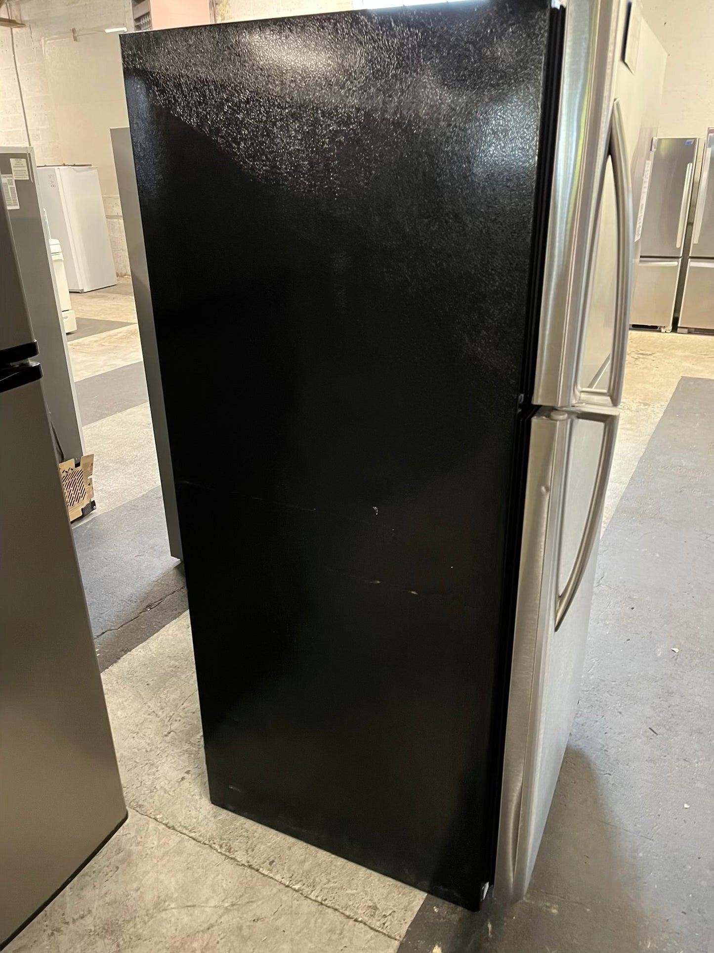 - Frigidaire Top freezer Refrigerator stainless steel 30" #RF207GB
