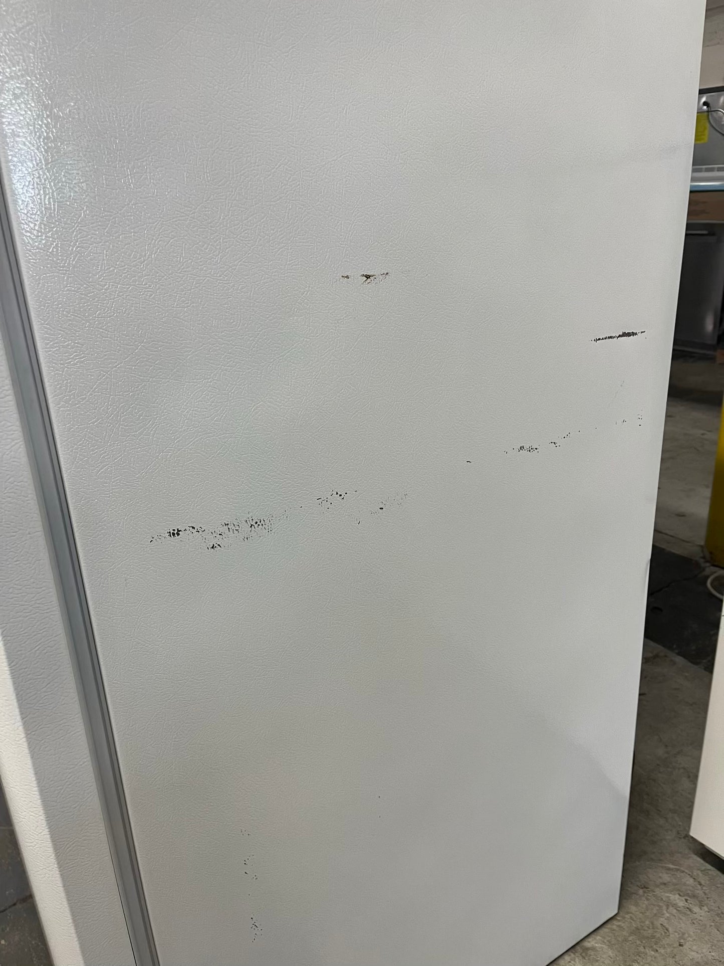 - Kenmore Top freezer refrigerator in white 30" #RF896DB