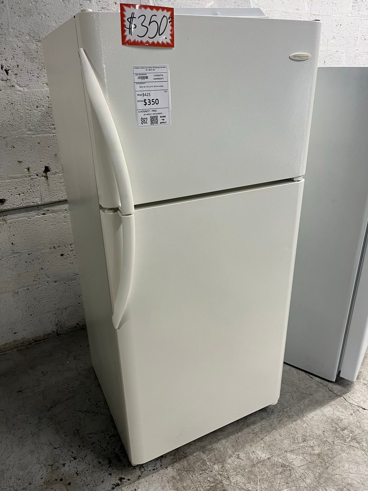 - Hotpoint top freezer refrigerator in white no ice maker 30" #RF903SB