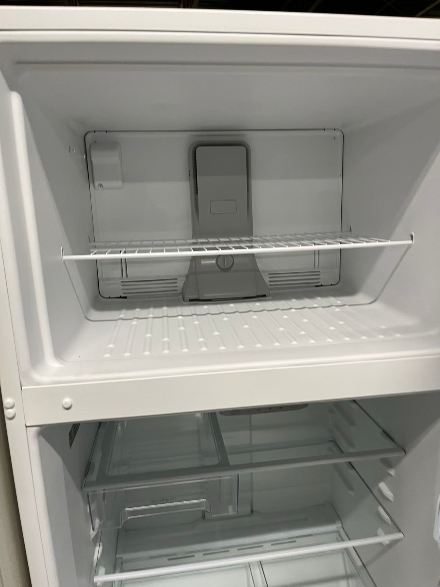 - Whirlpool Top freezer refrigerator in white 33" #RF893XB in Refurbished