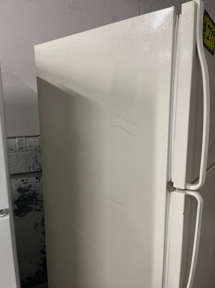 - whirlpool top freezer refrigerator off white used refurbished 33’ #RF901TB