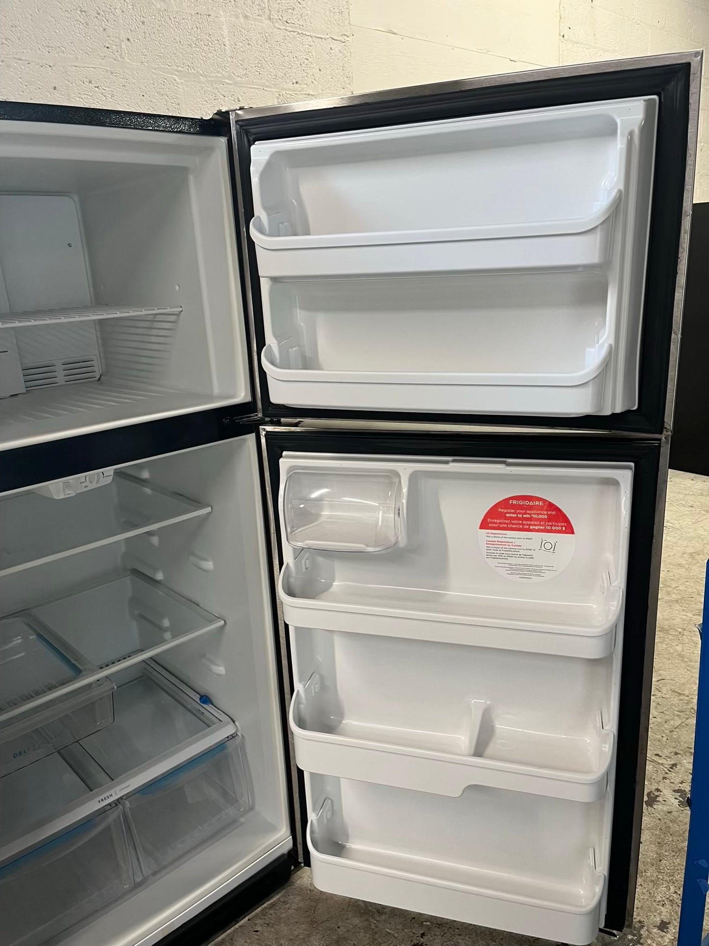 - FRIGIDAIRE TOP FREEZER REFRIGERATOR | 30" | #RF660KB USED REFURBISHED