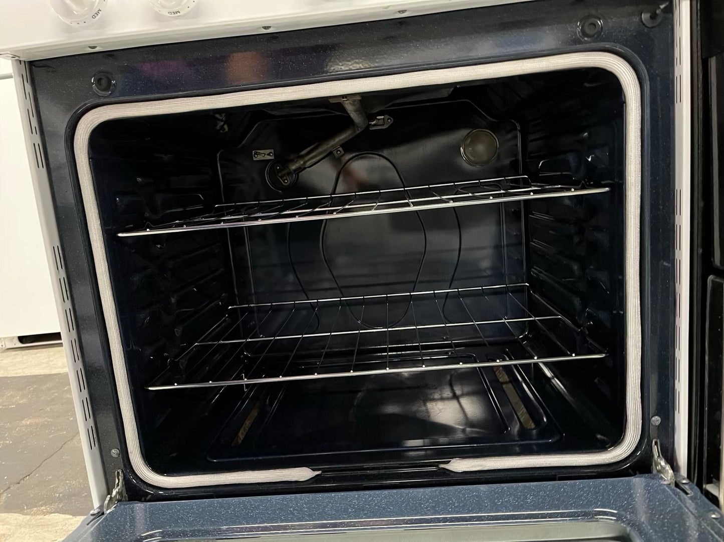 Samsung gas range 5 burner bake broil in white Refurbished 30" #GR209DB