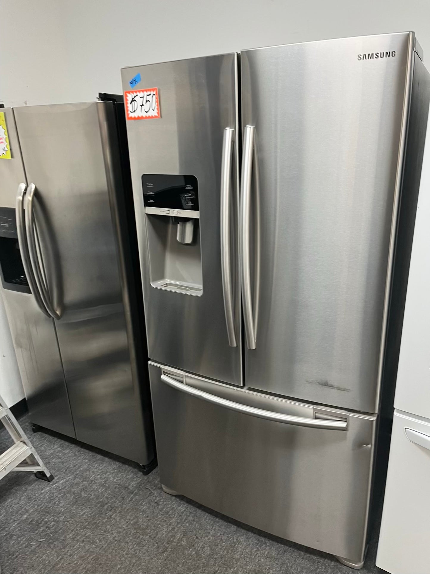 - Samsung French door Refrigerator stainless steel w/ ice water dispenser 36" #RF639CL