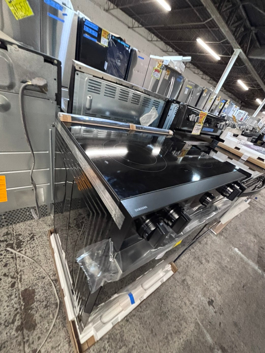 >*new open box Samsung - Bespoke 6.3 Cu. Ft. Slide-In Electric Range with Air Fry -stainless steel #NS67ZB