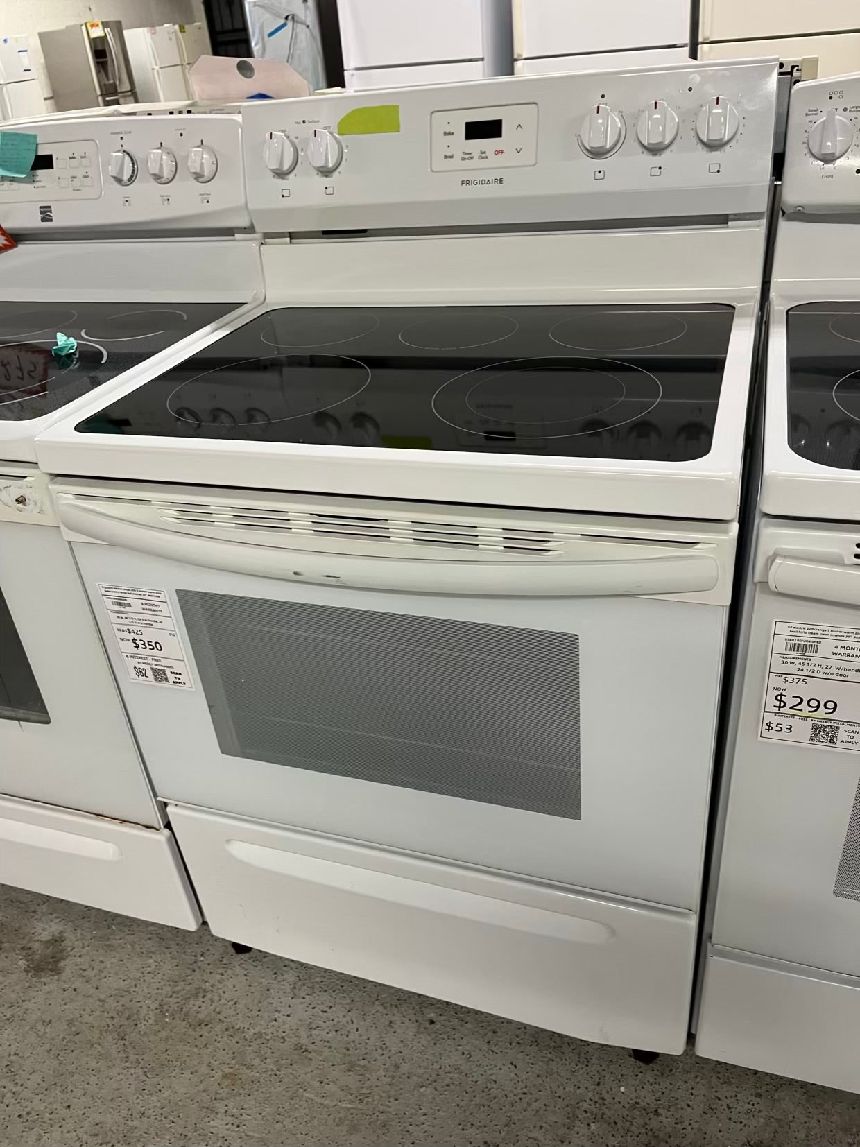 Frigidaire electric range 220v 5 burner warm zone bake broil in white Refurbished 30" #ER176RB