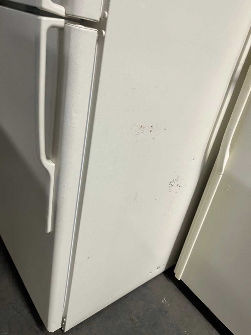 💫🥳 =Ge 30” with iced maker top freezer refrigerator in off white W/ice maker used refurbished 30’ #RFGEF34B
