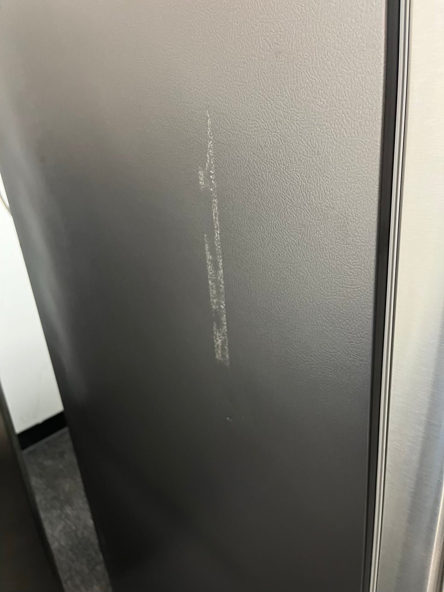 - Samsung French door Refrigerator stainless steel w/ ice water dispenser 36" #RF639CL