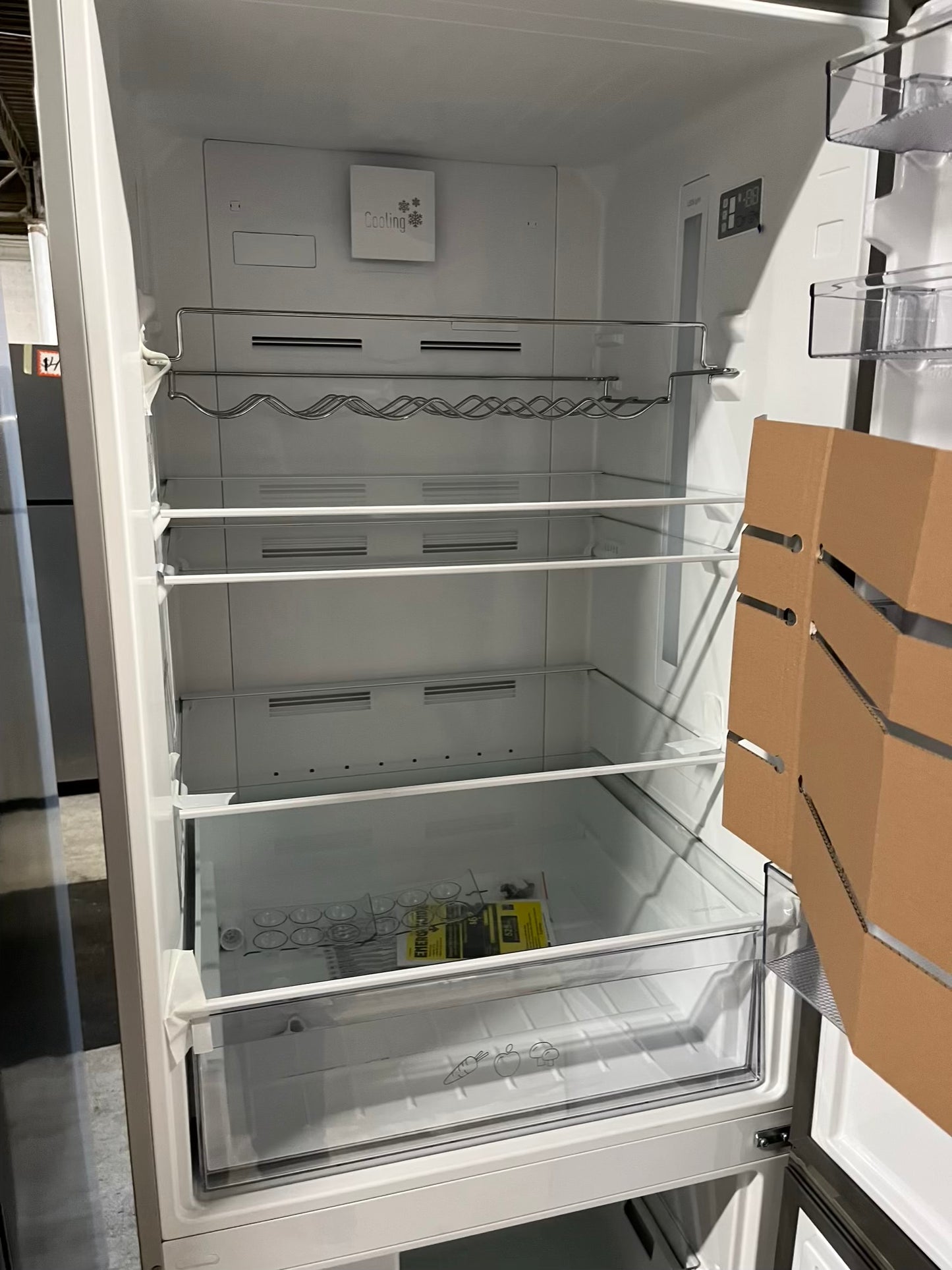 Open Box 📦 Bloomberg Bottom freezer Refrigerator stainless steel w/ice maker Item number #RF645EB 27 1/2” in