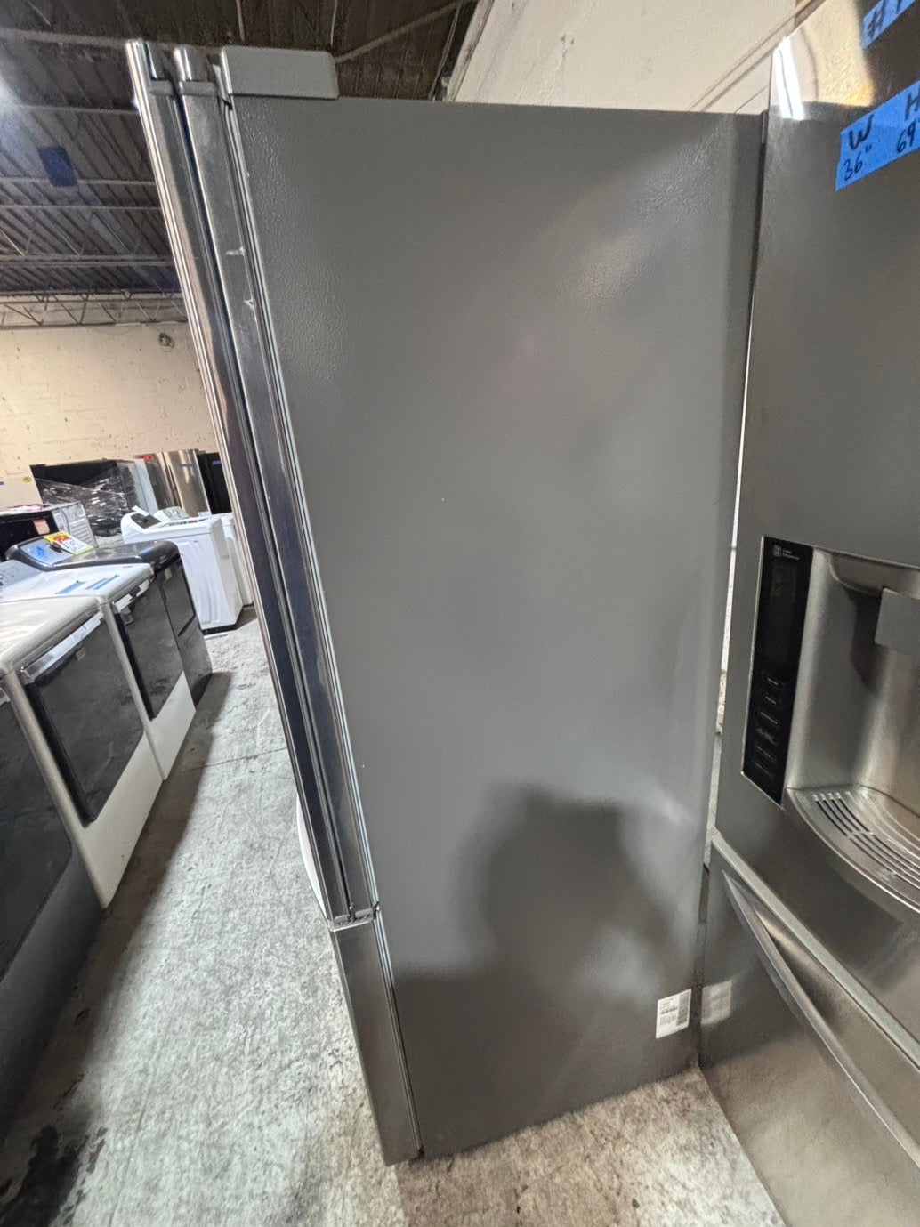 >*special price 💥LG instaview door-in door French door Refrigerator counter (ice maker & water doesn’t work) doesn’t affect on the others functions. used-refurbished #KLCVF14B
