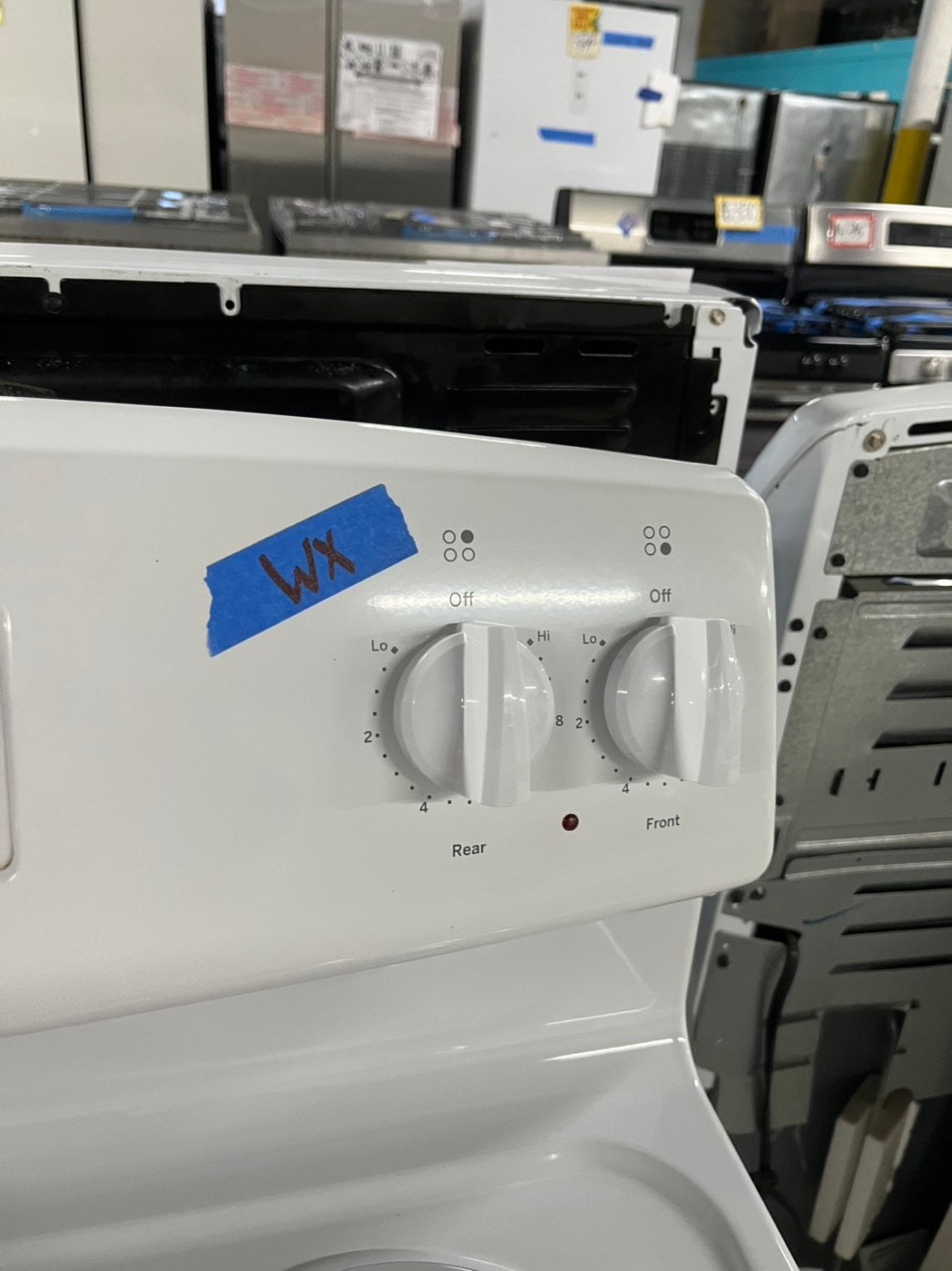 =Ge white electric coil top electric range coil 220v 4 burner Refurbished in bake Broil self clean 30" #ERR25B