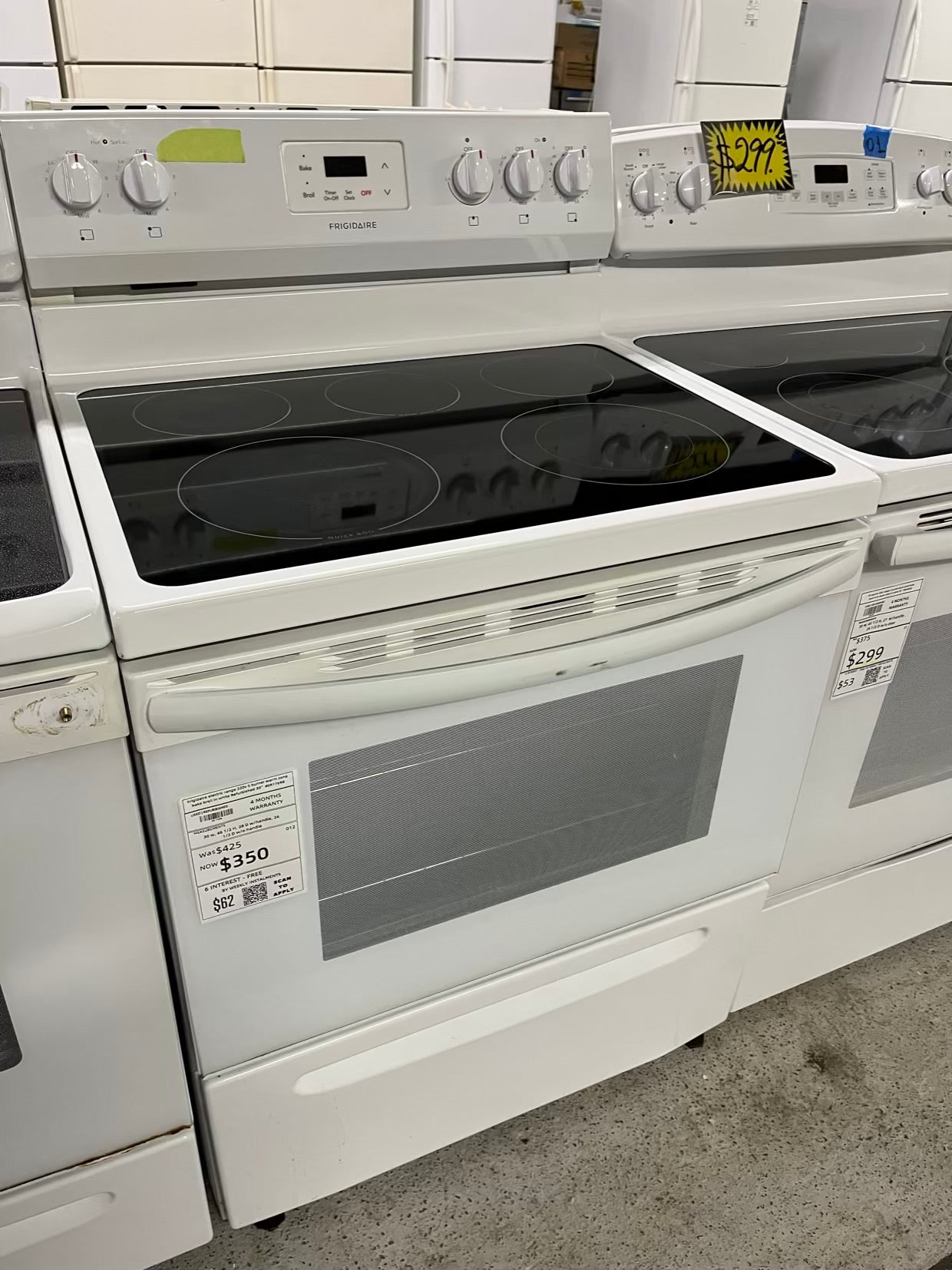 Frigidaire electric range 220v 5 burner warm zone bake broil in white Refurbished 30" #ER176RB