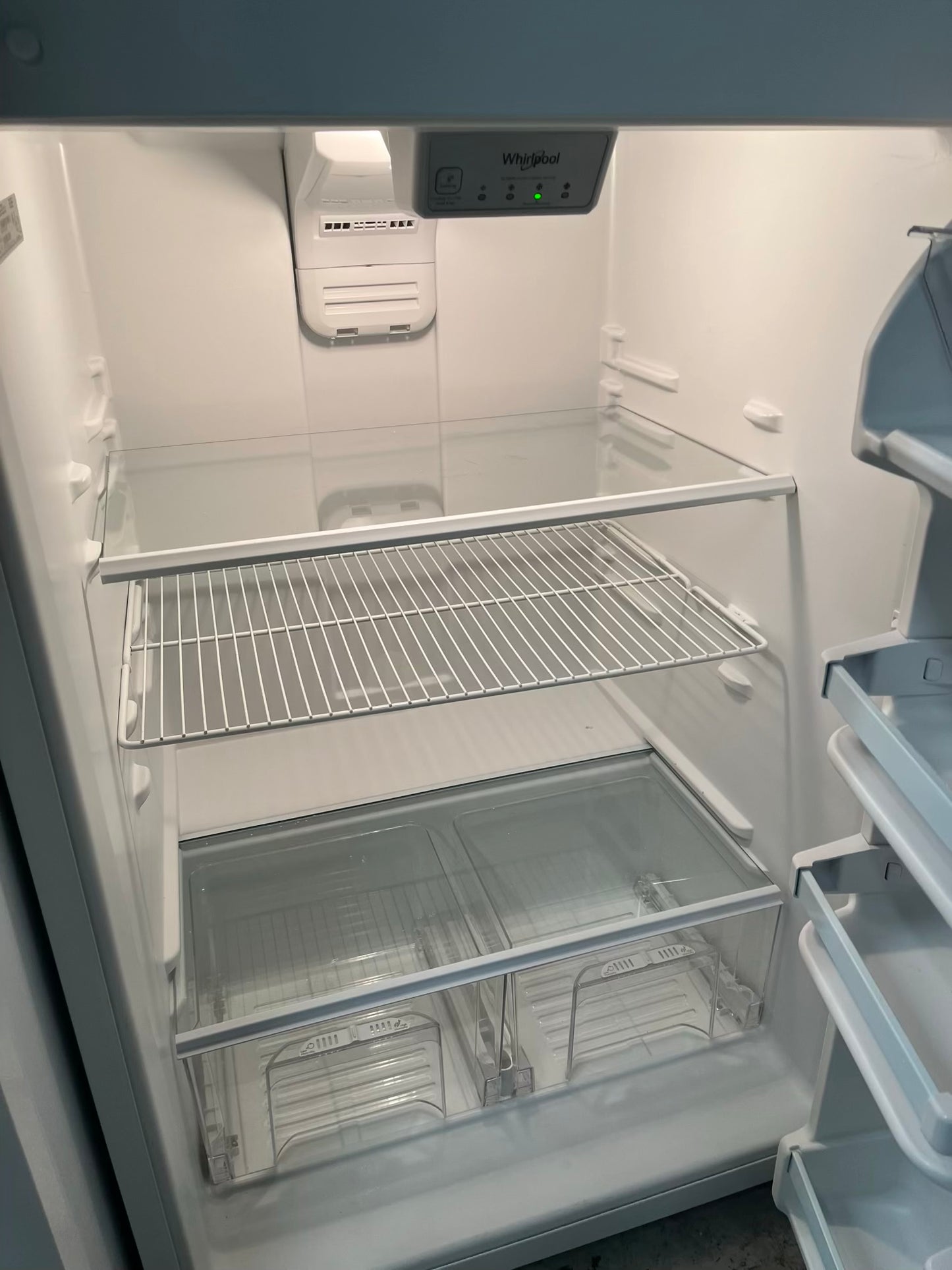- Whirlpool top freezer refrigerator in white no ice maker used refurbished 30" #RF889JB