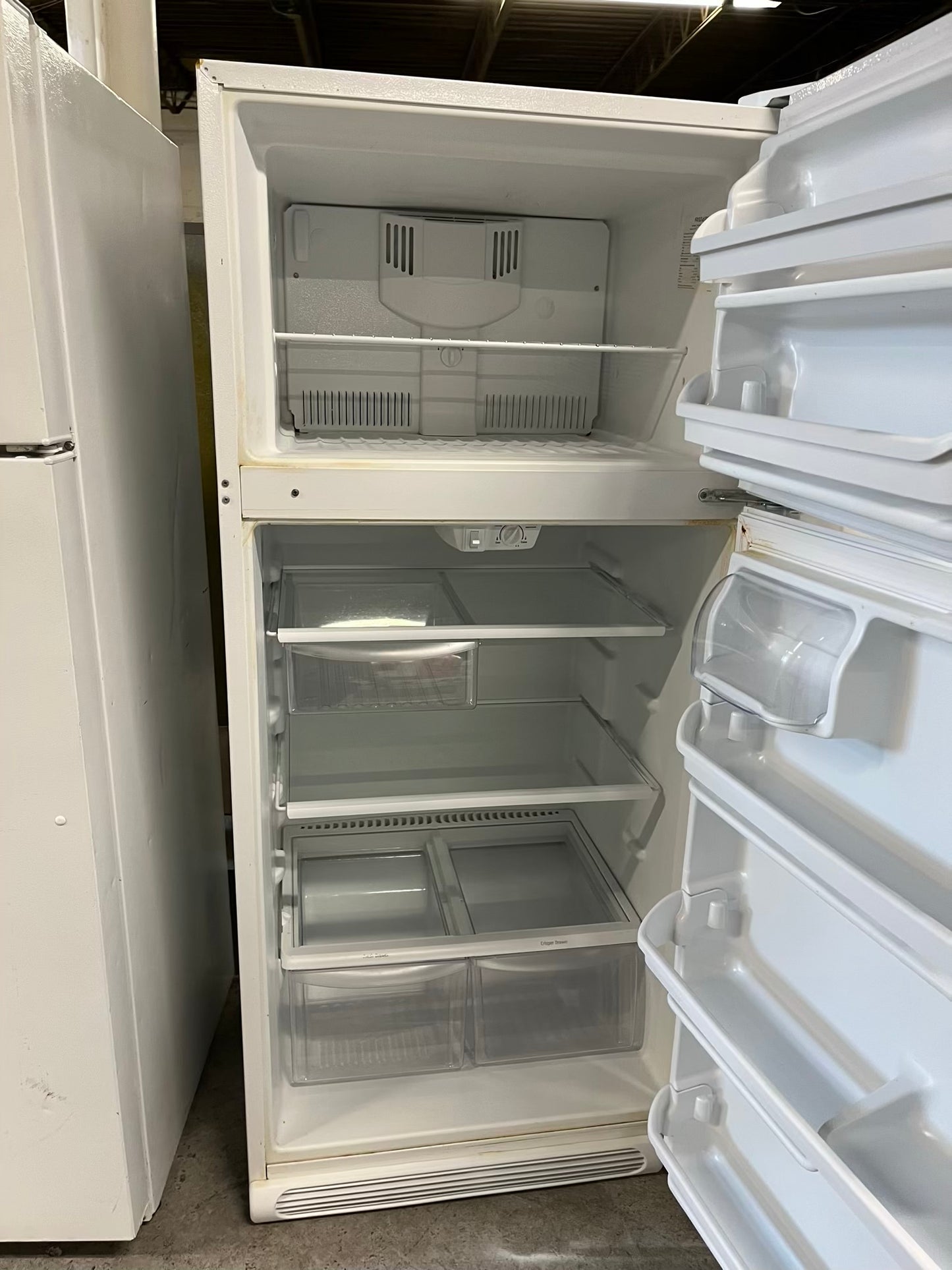 - Frigidalre top freezer Refrigerator in white 30™ #RF311SB