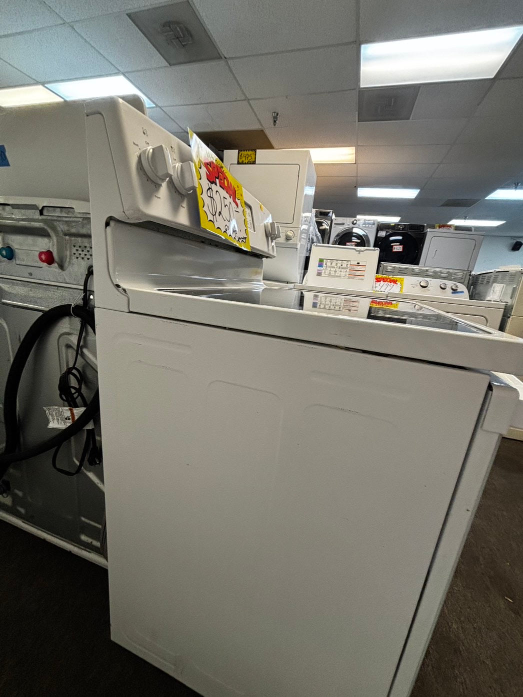 GE electric 220v range 4 burner bake broll hi/lo self clean white 30" Used Refurbished #ESG234WL
