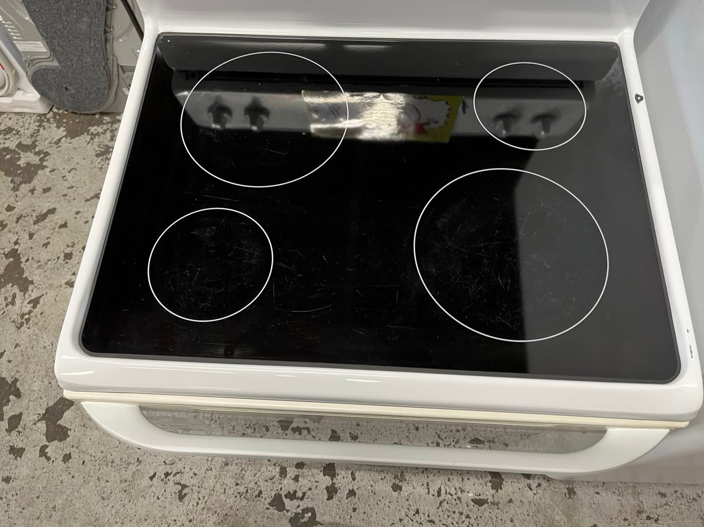 Frigidaire electric range 220v bake broil in white Refurbished 30" #ER529CB