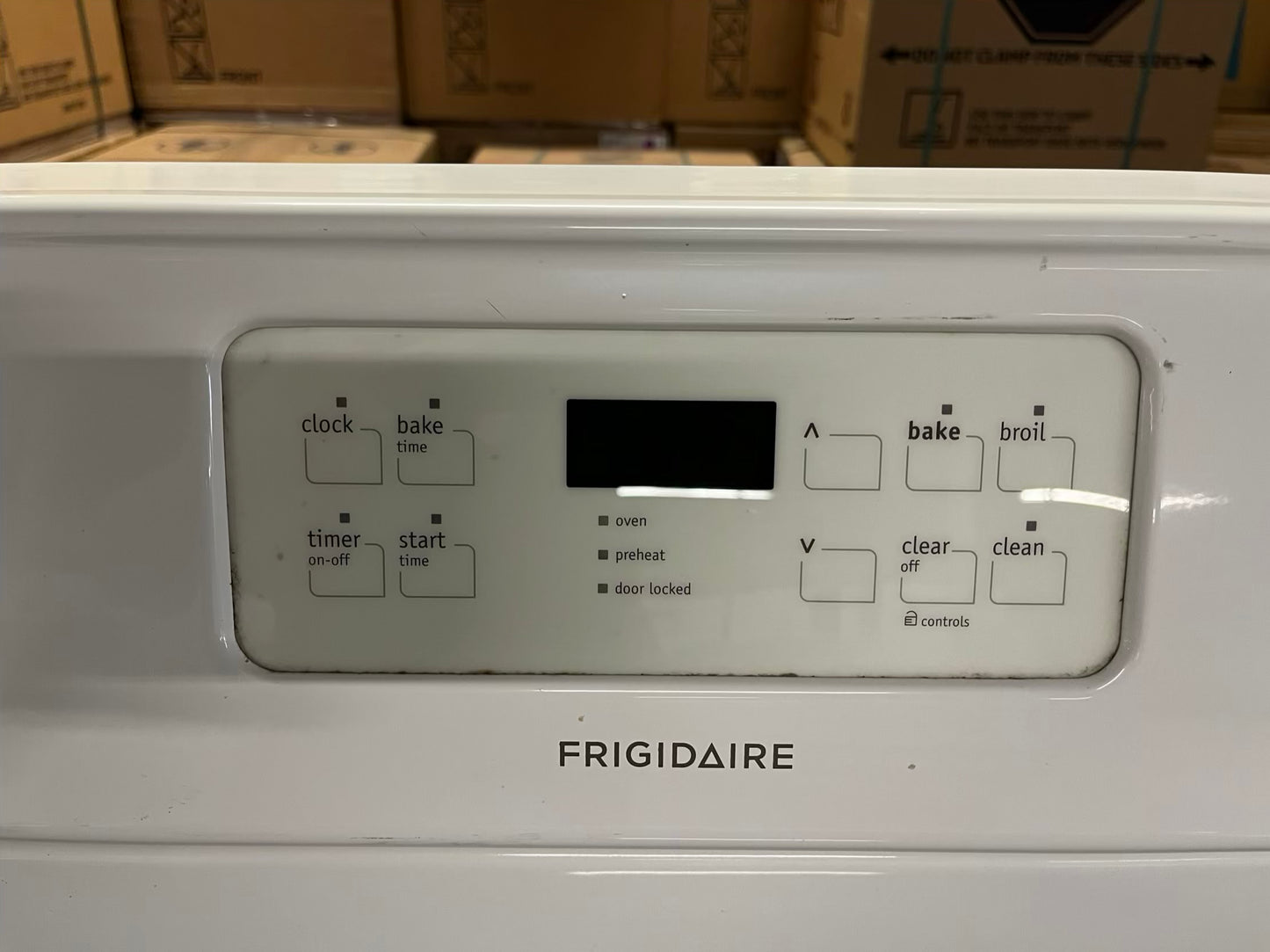 Frigidaire electric range 220v 4 burner bake broil in off white Refurbished 30" #ER180RB