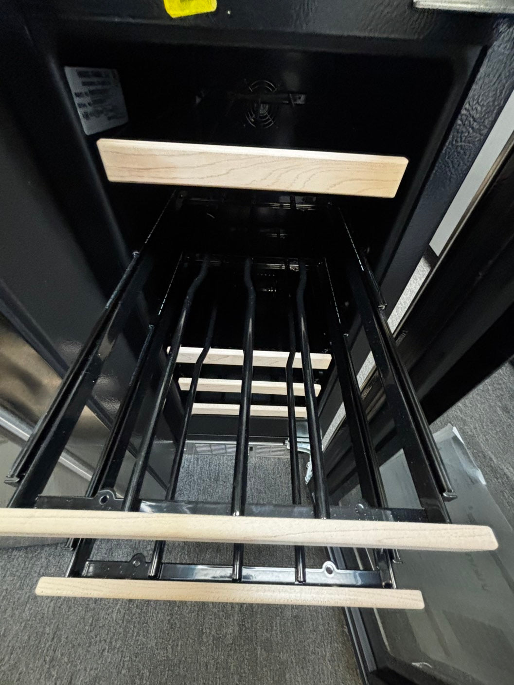 Viking 5 Series 15 inch Undercounter Wine Cellar with 24 Bottle Capacity in Stainless Steel - New scratch and dent. Model- VWUI5151GSS. #VK15STL