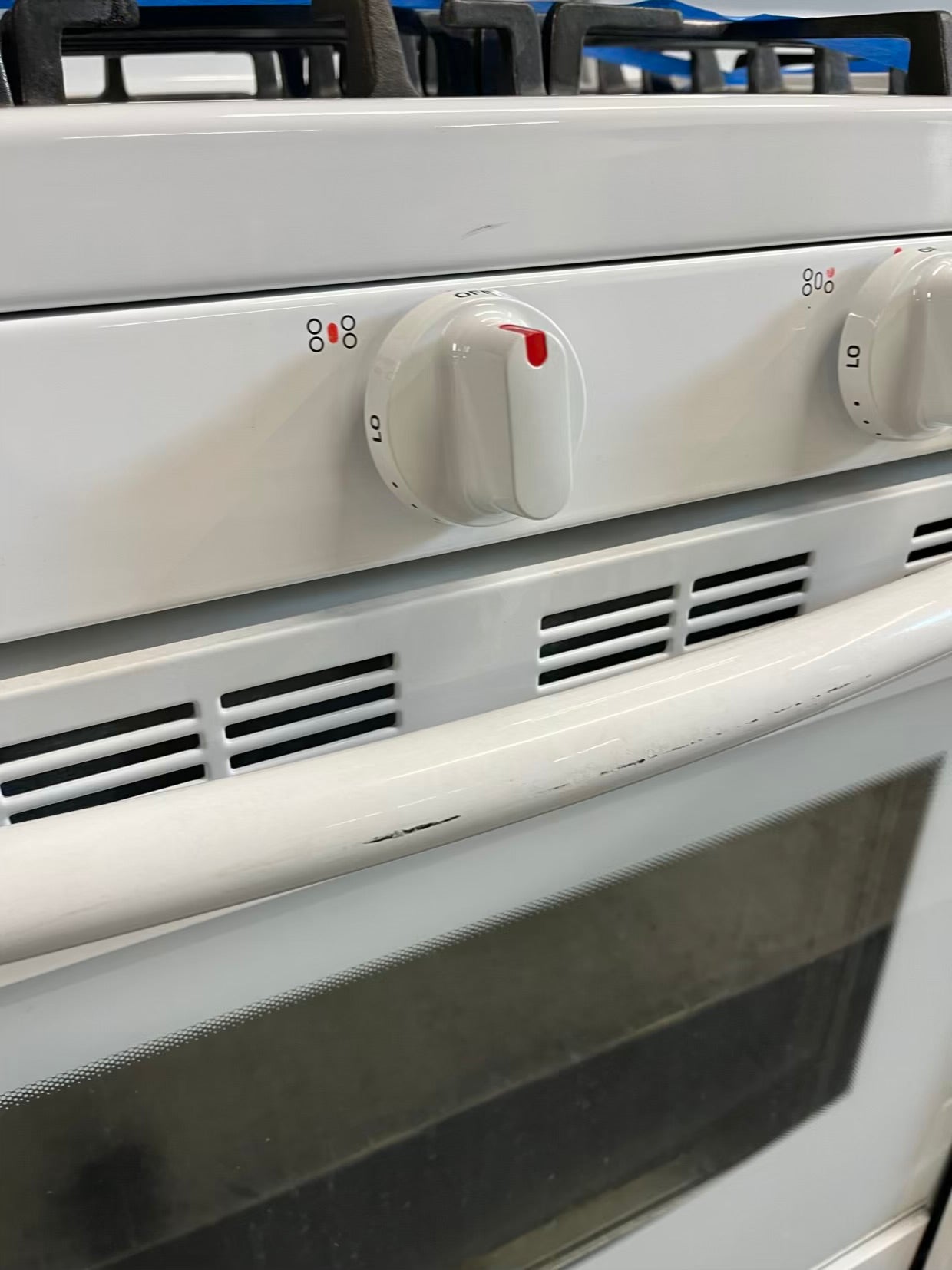 Samsung Gas range 5 burner bake broil self clean in white Refurbished 30" #GR212UB