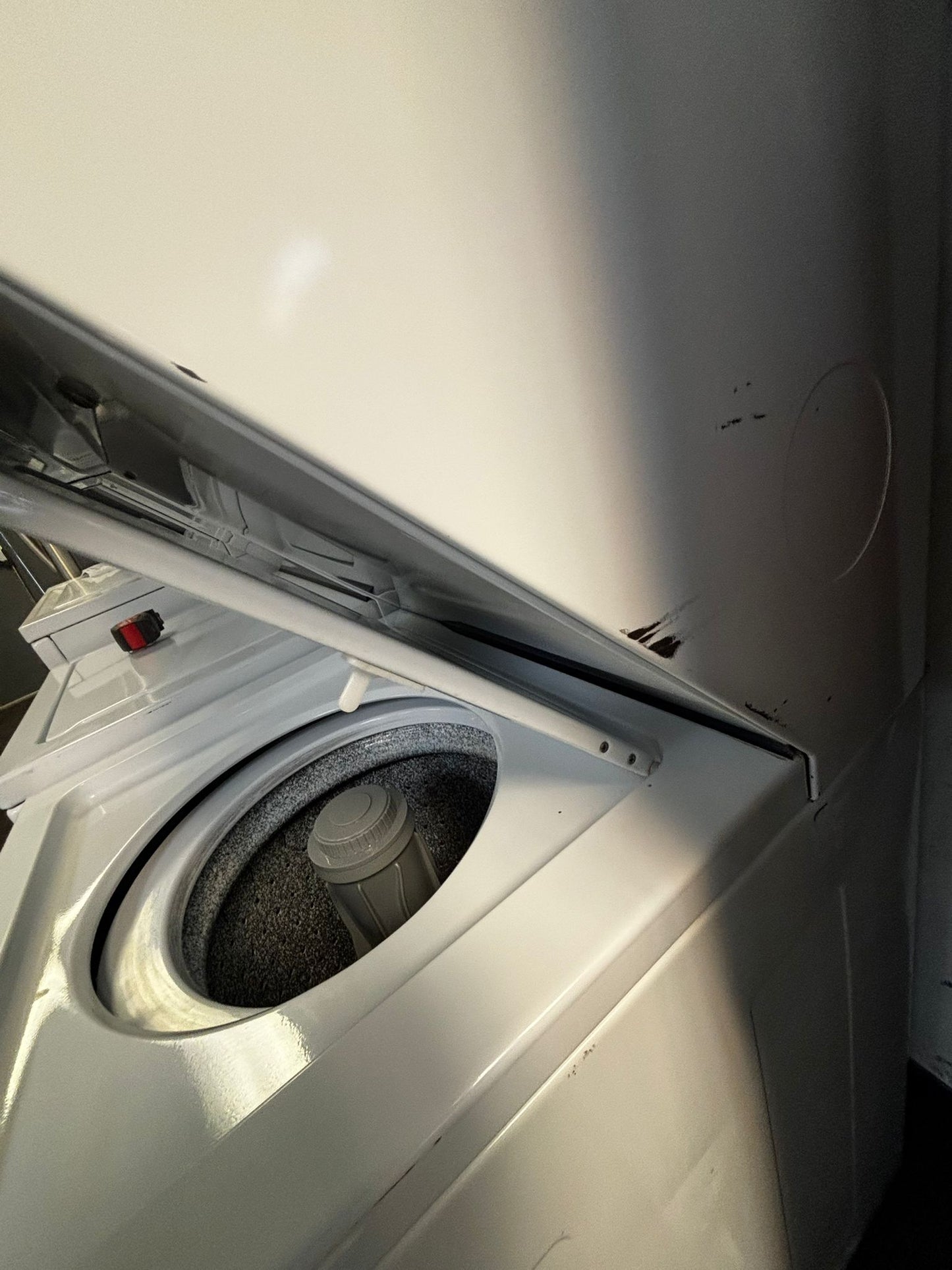 GE laundry center Electric 220v washer & dryer set in white 24" #LC426VL