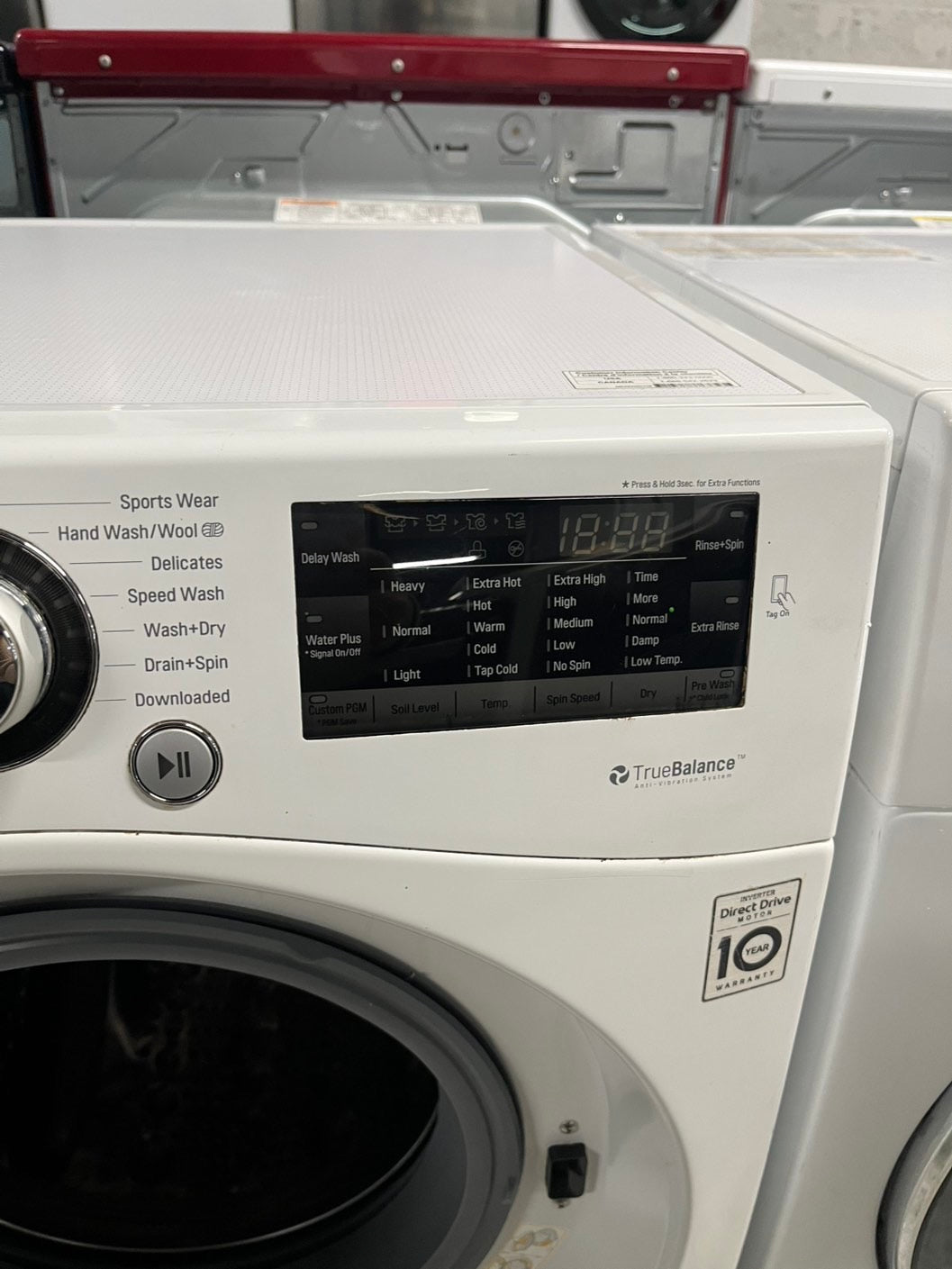 24” Lg Combo white 2.3 cu. ft. Compact All-In-One Washer/Dryer 120V #LG24CM2B