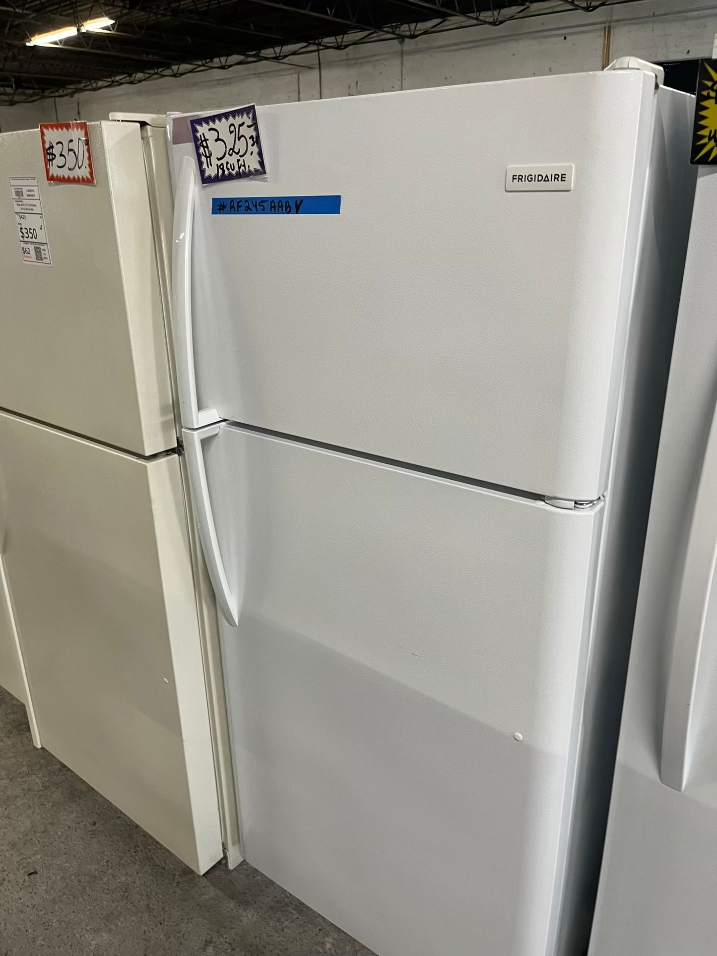 - Frigidaire top freezer refrigerator in white used Refurbished 30" ITEM #RF245AAB